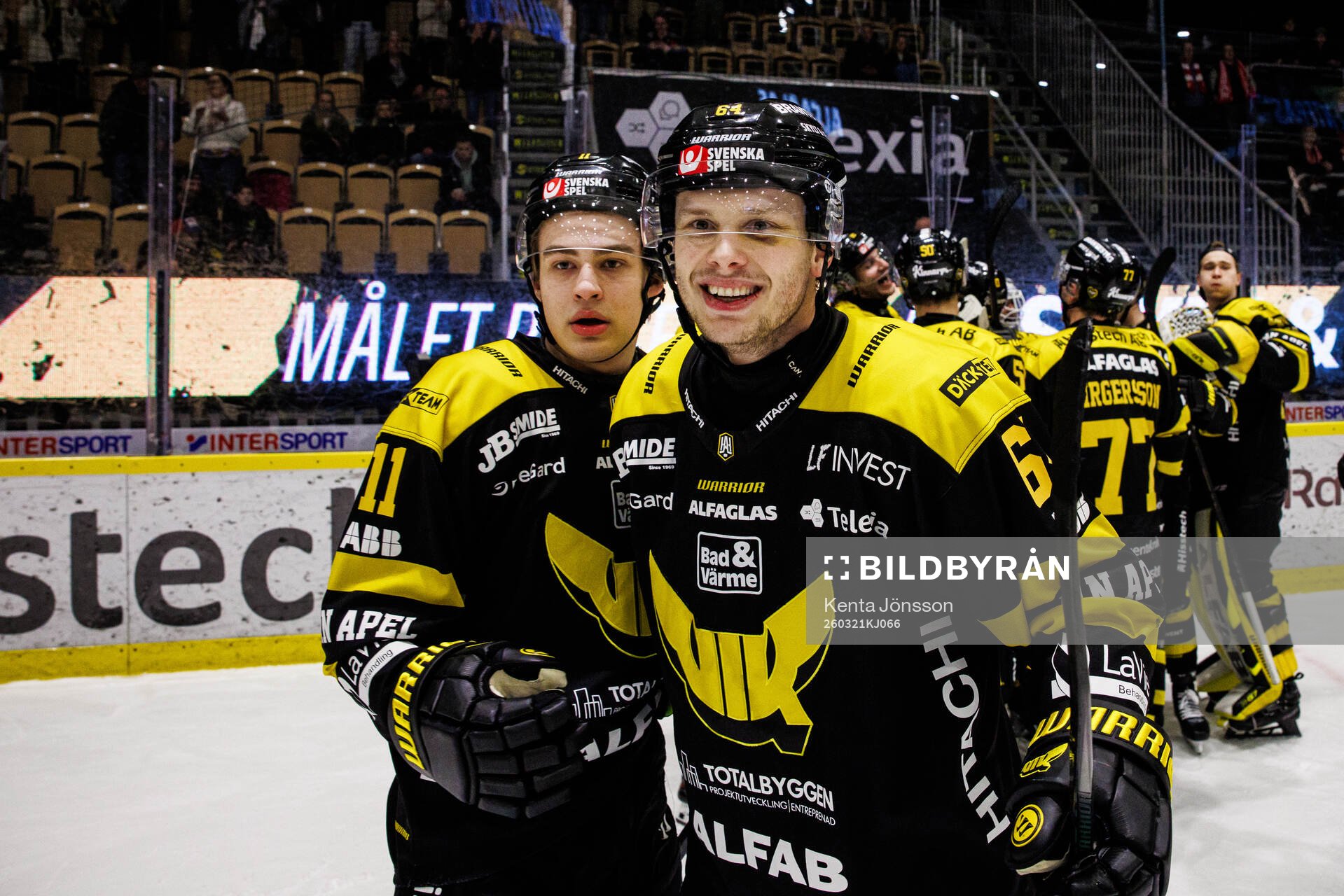 Västerås Alvin Wengrud och David Madsen jublar