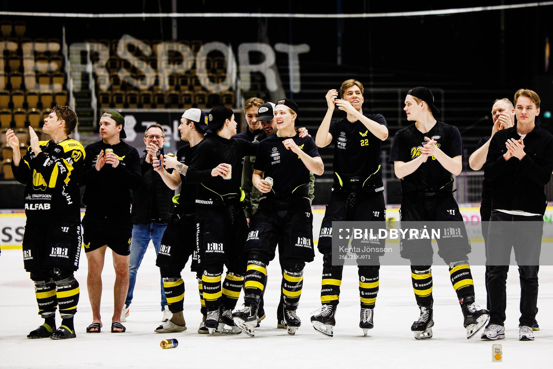 Västerås spelare jublar