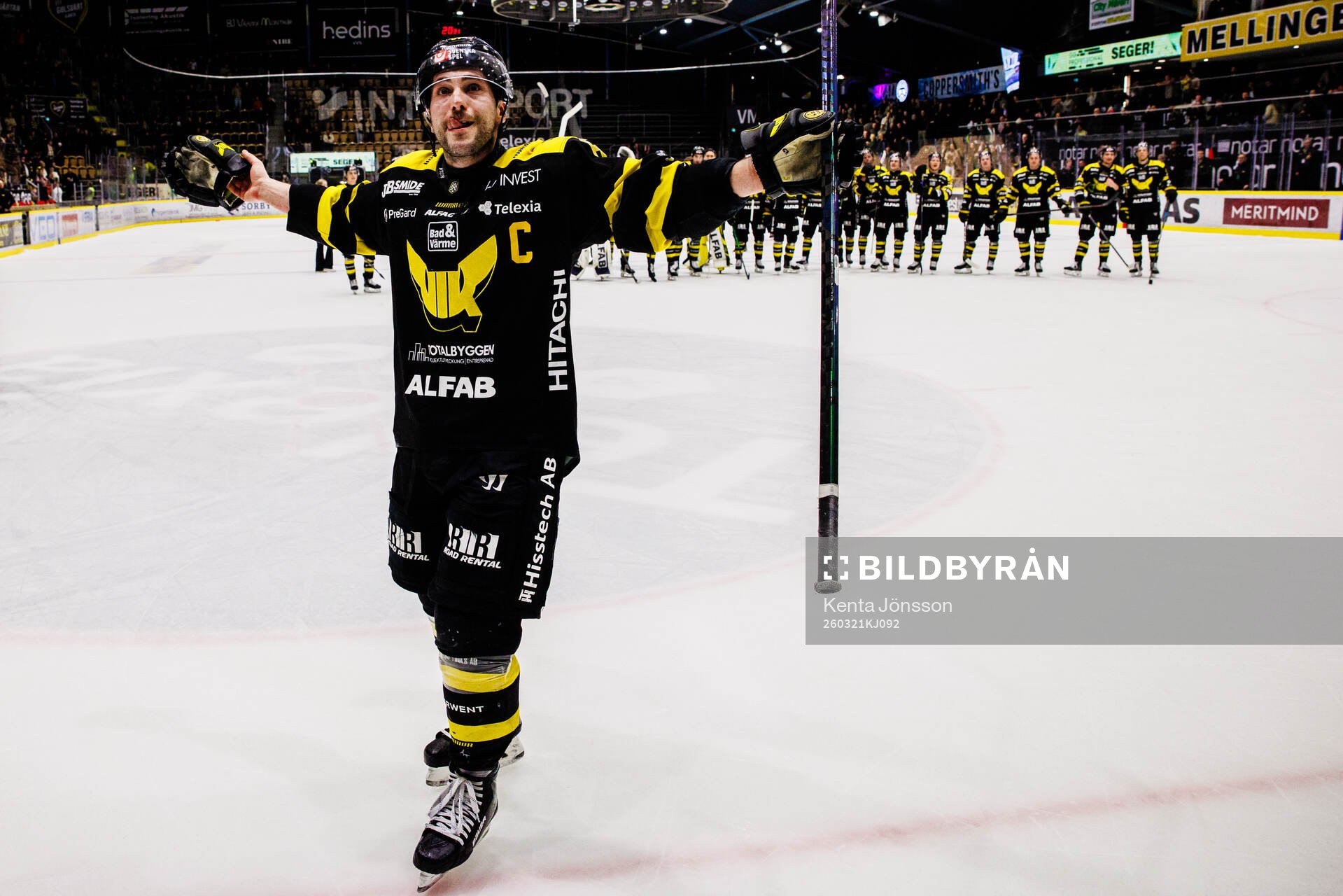 Västerås Konstantin Komarek jublar