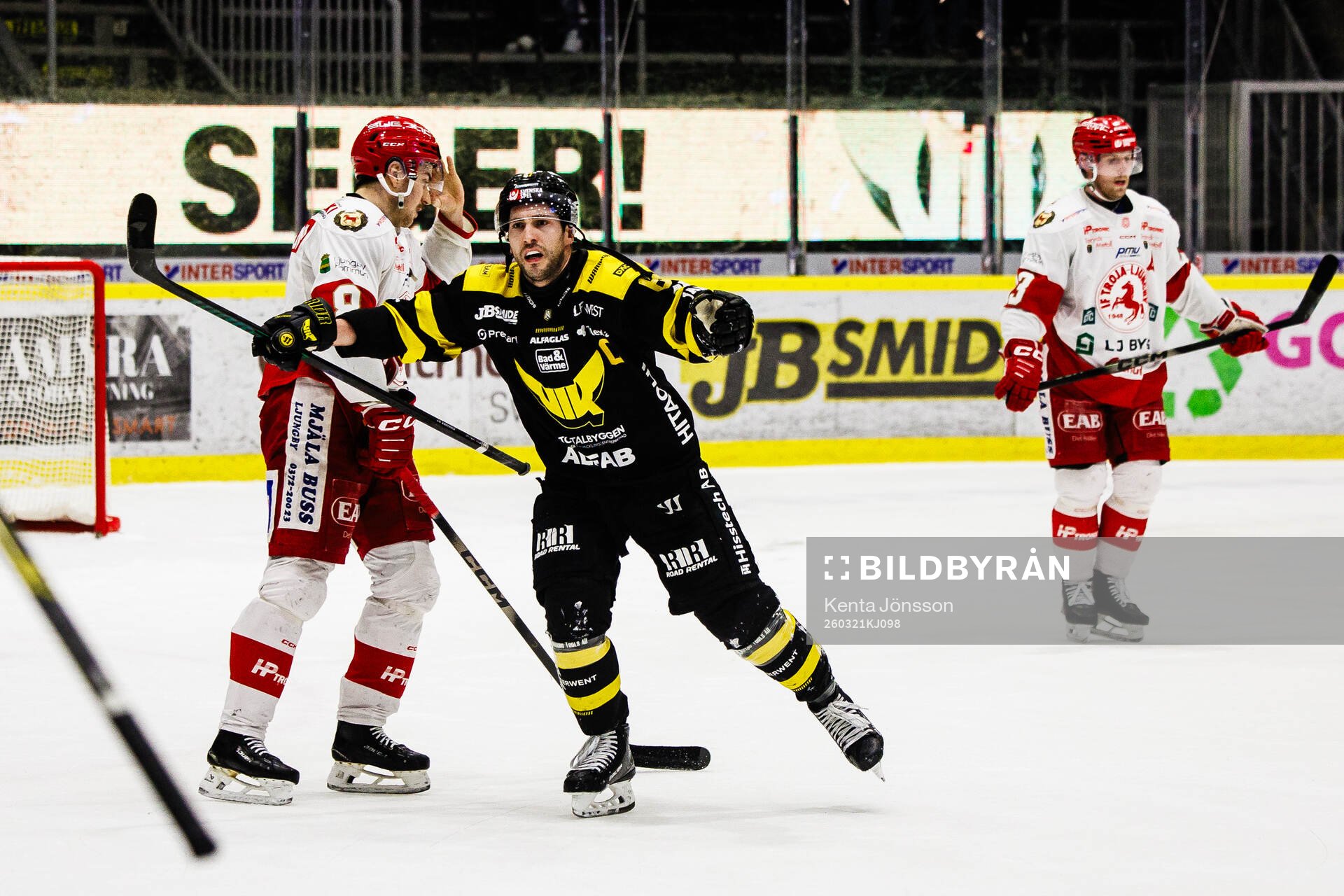 Västerås Konstantin Komarek jublar
