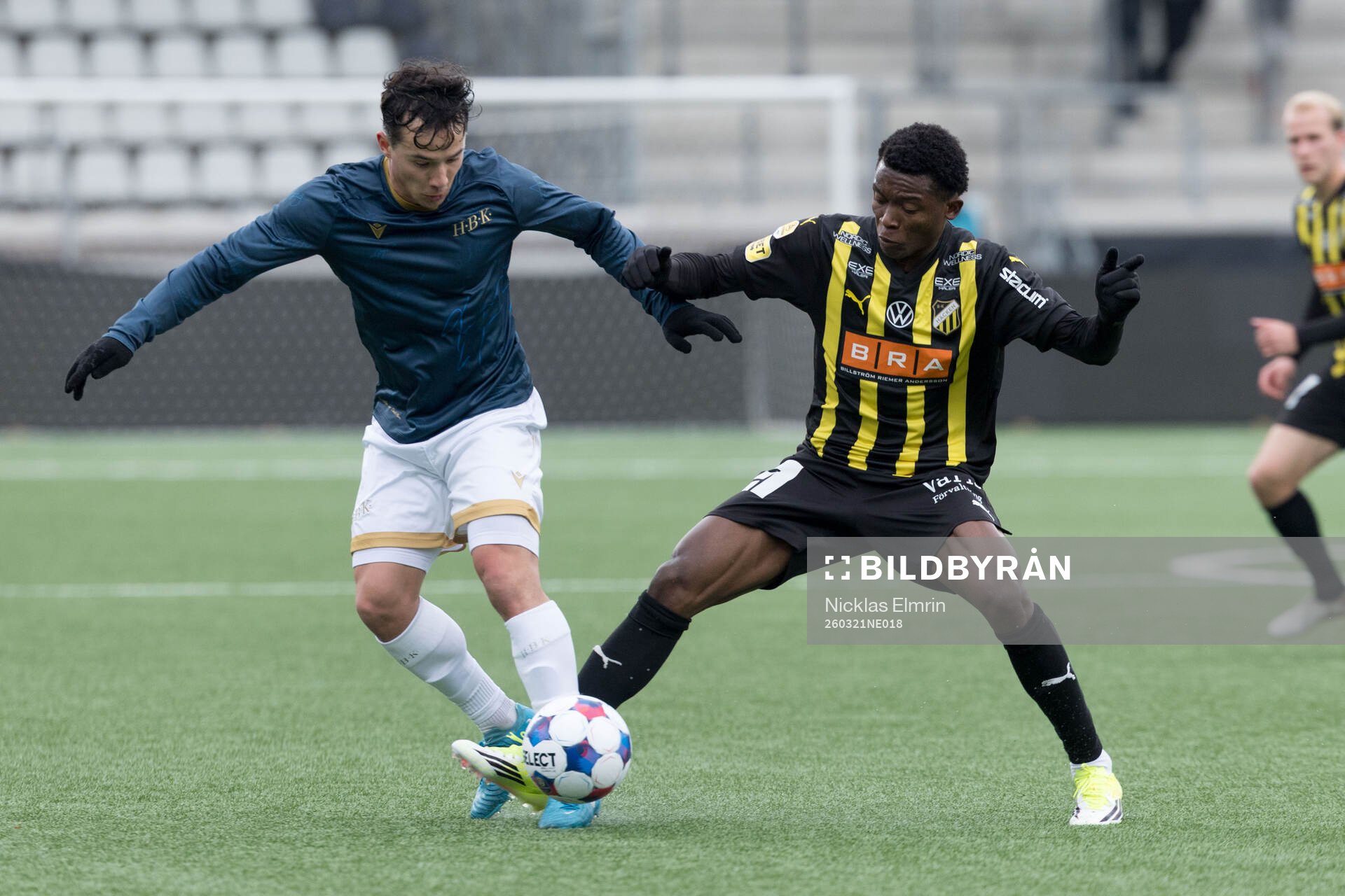 Halmstads Hussein Carneil och Häckens Abdoulaye Doumbia