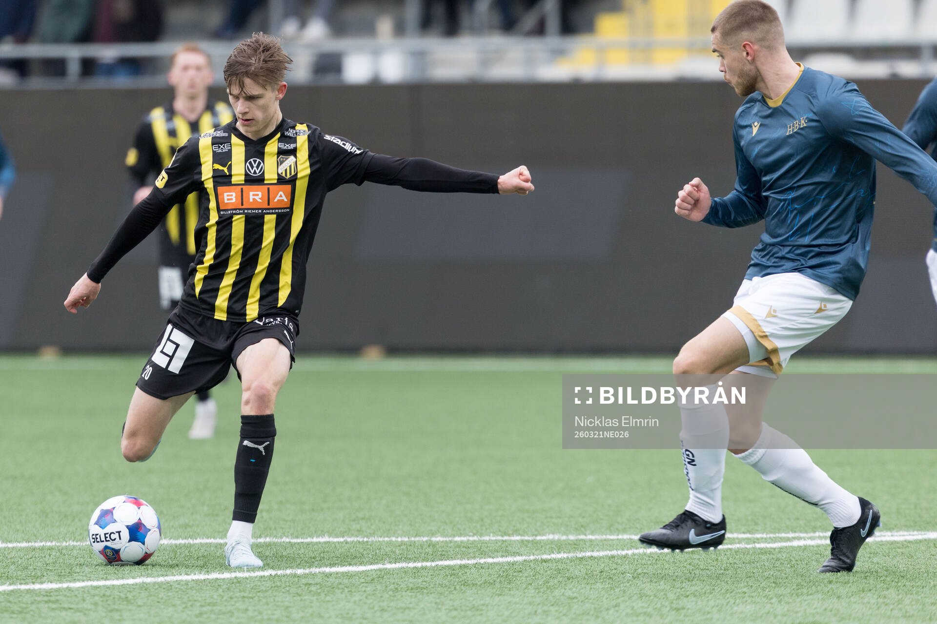 Häckens Adrian Svanbäck och Halmstads Erko Tougjas