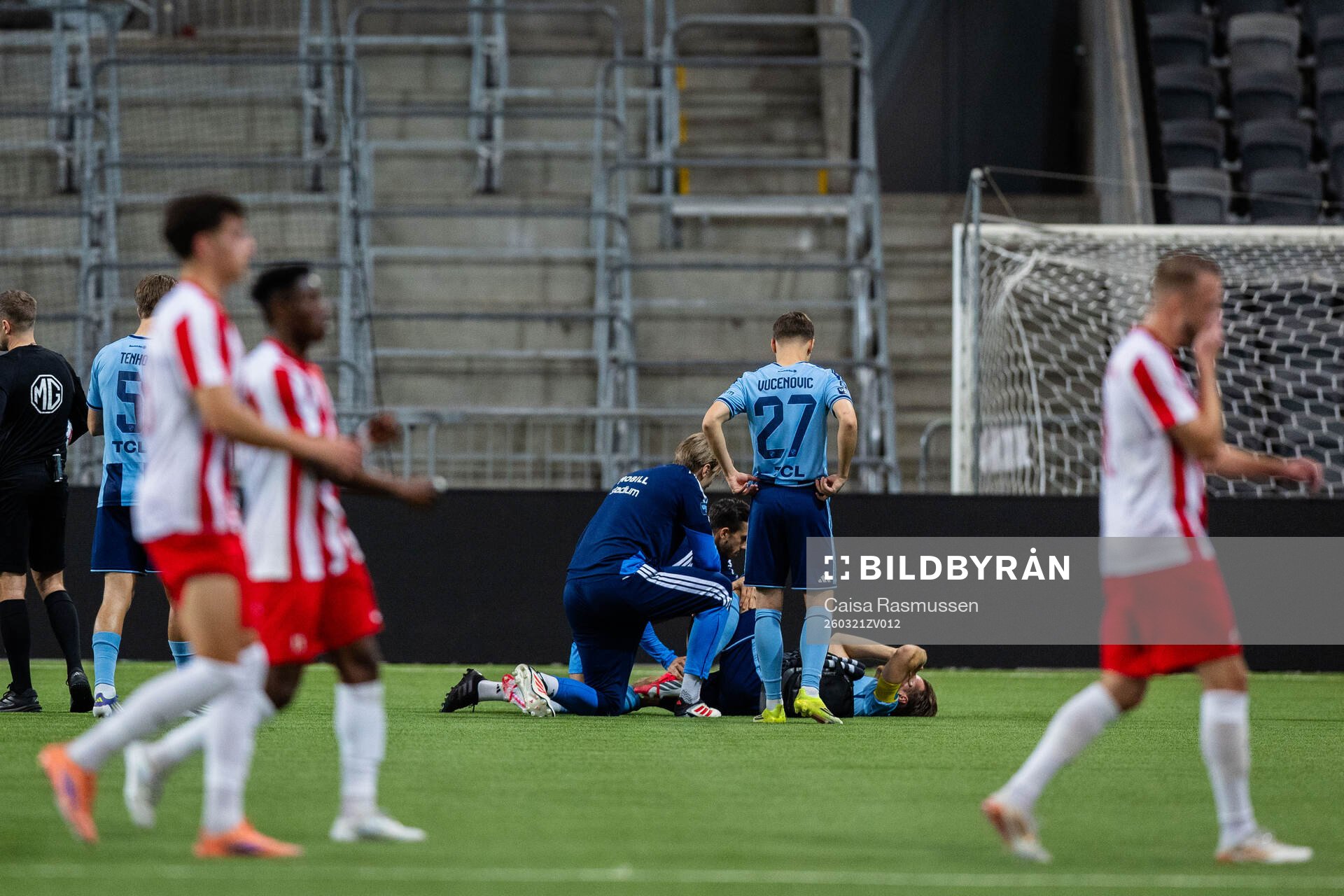 Djurgårdens Jacob Une skadar sig