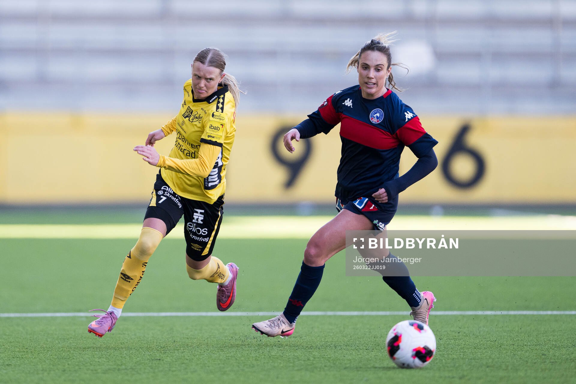 Elfsborgs Hanna Jiozon och Linköpings Ashlynn Nicole