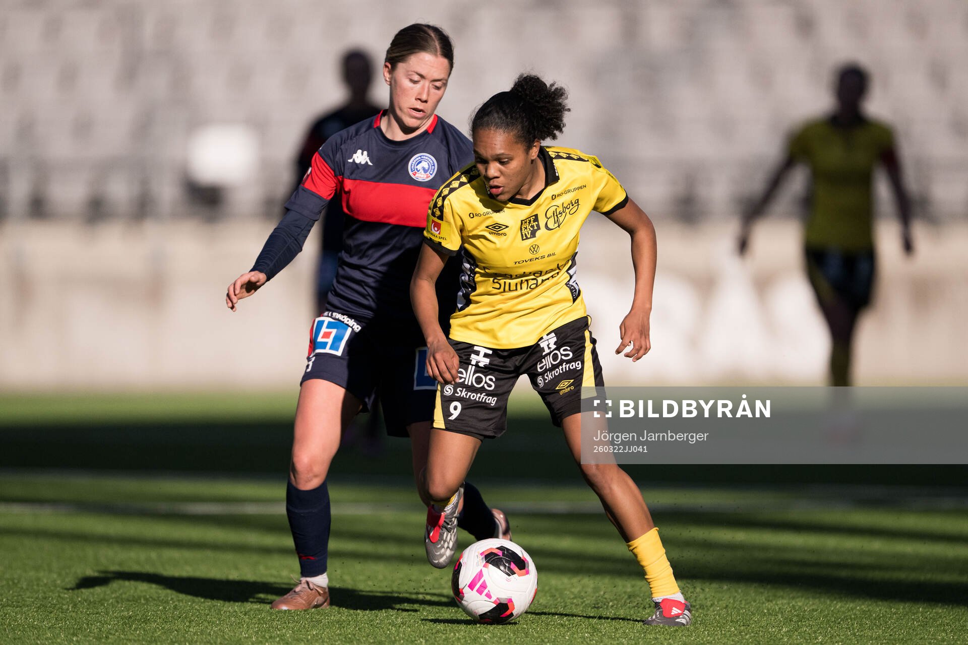 Linköpings Polly Doran och Elfsborgs Vanessa Lopez