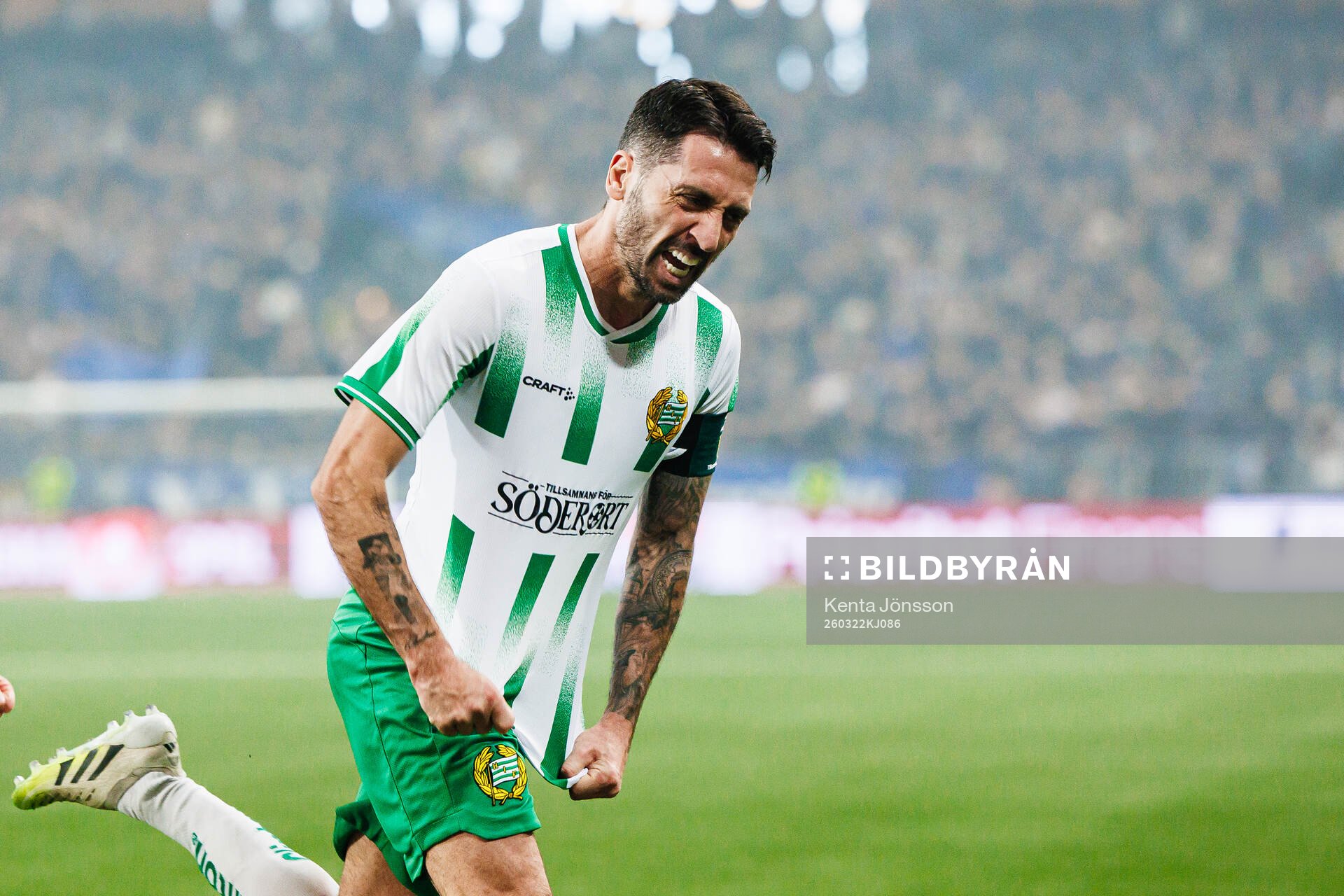 Hammarbys Nahir Besara jublar