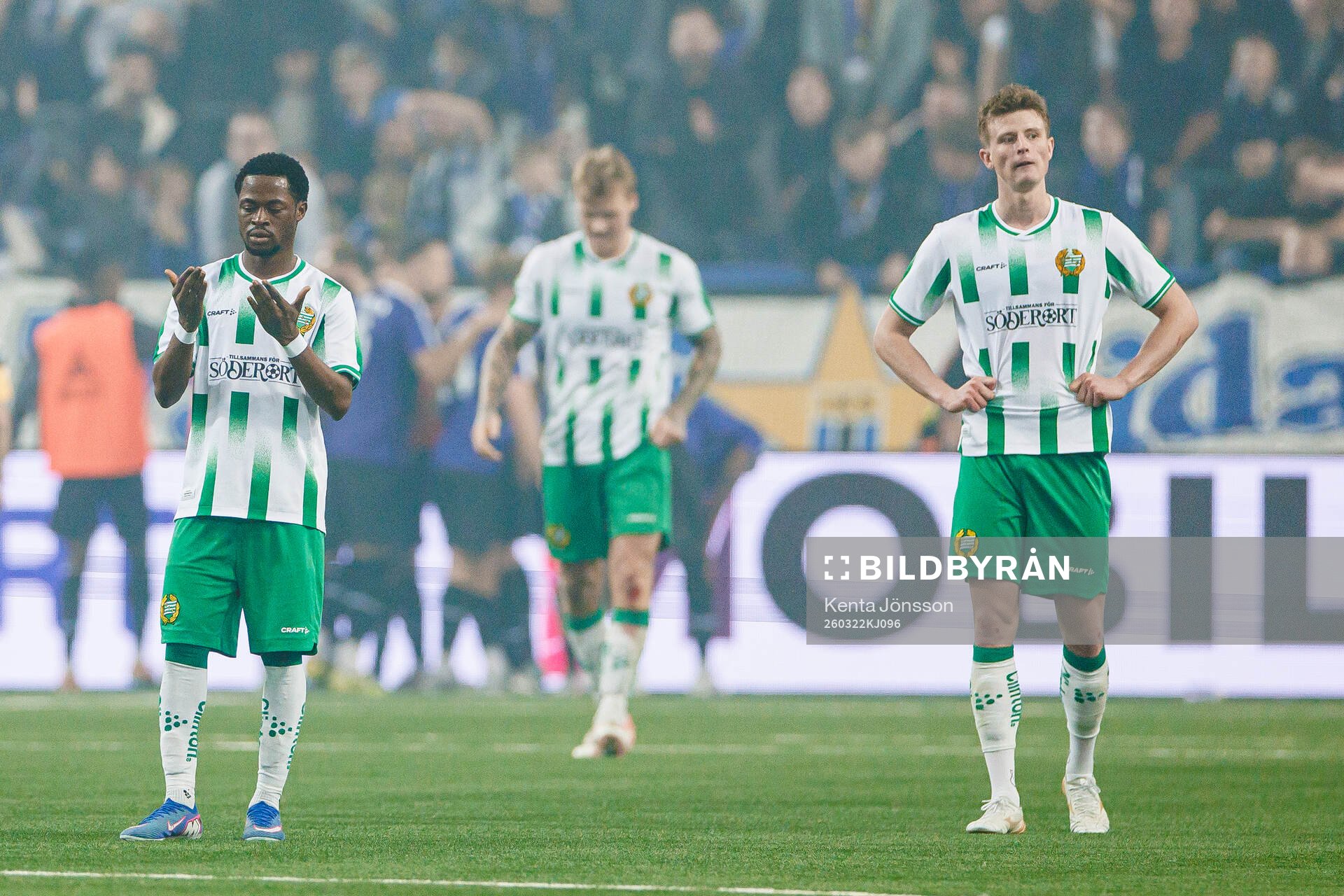 Hammarbys Frank Junior Adjei och Frederik Winther deppar