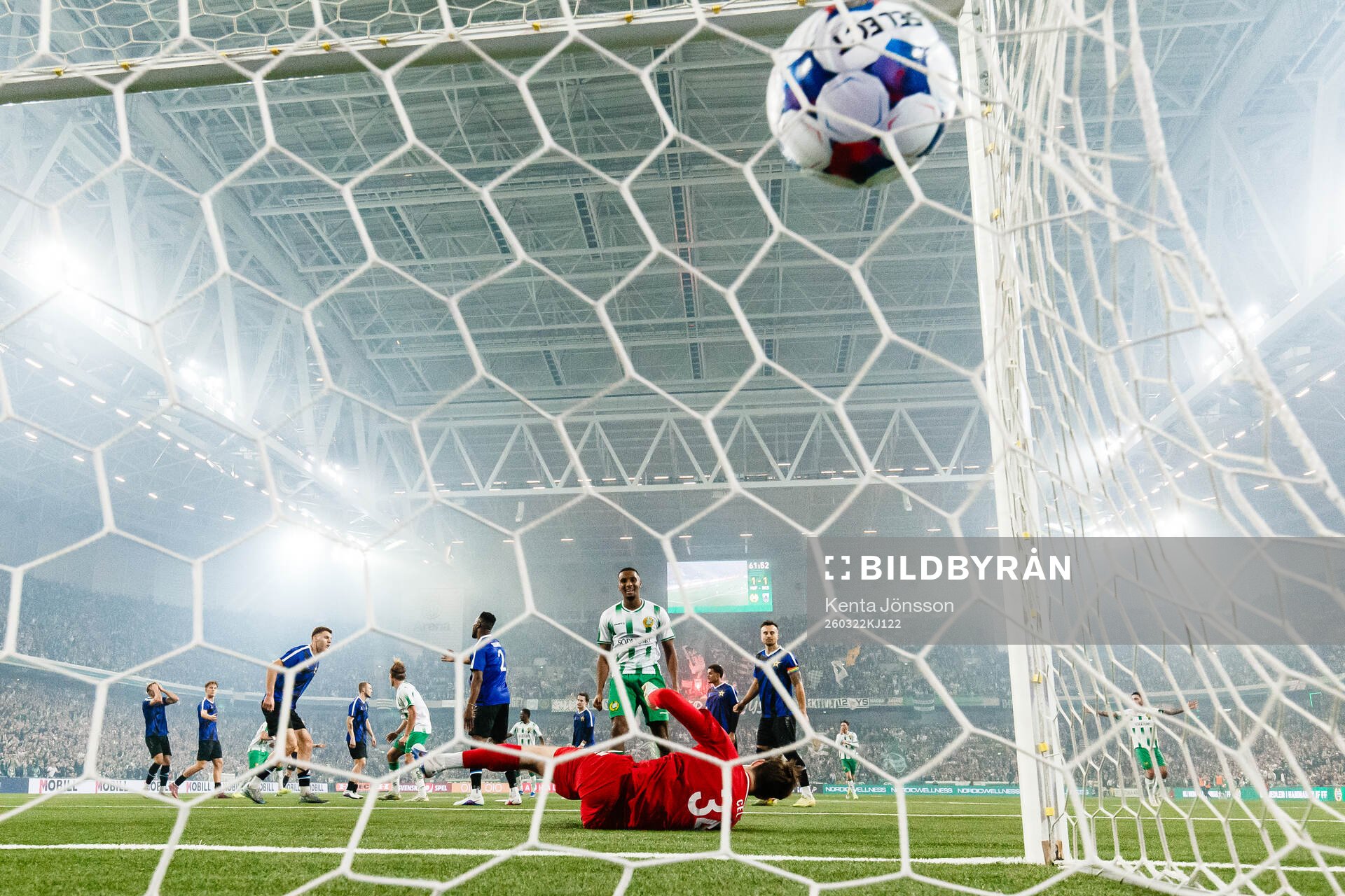 Hammarbys Montader Madjed när 2-1 bakom Sirius målvakt