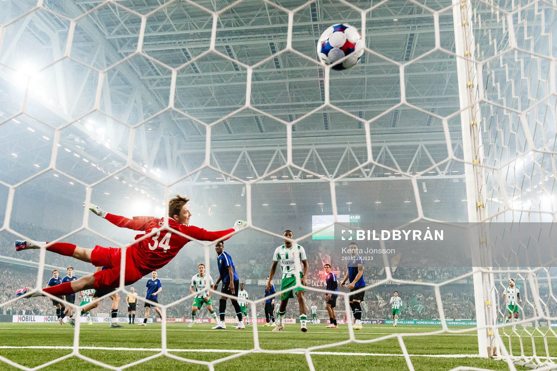 Hammarbys Montader Madjed när 2-1 bakom Sirius målvakt