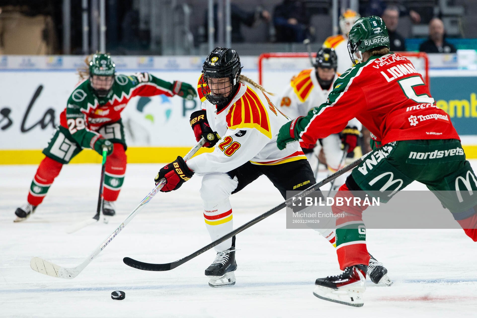 Brynäs Jenny Antonsson och Frölundas Nathalie Lidman