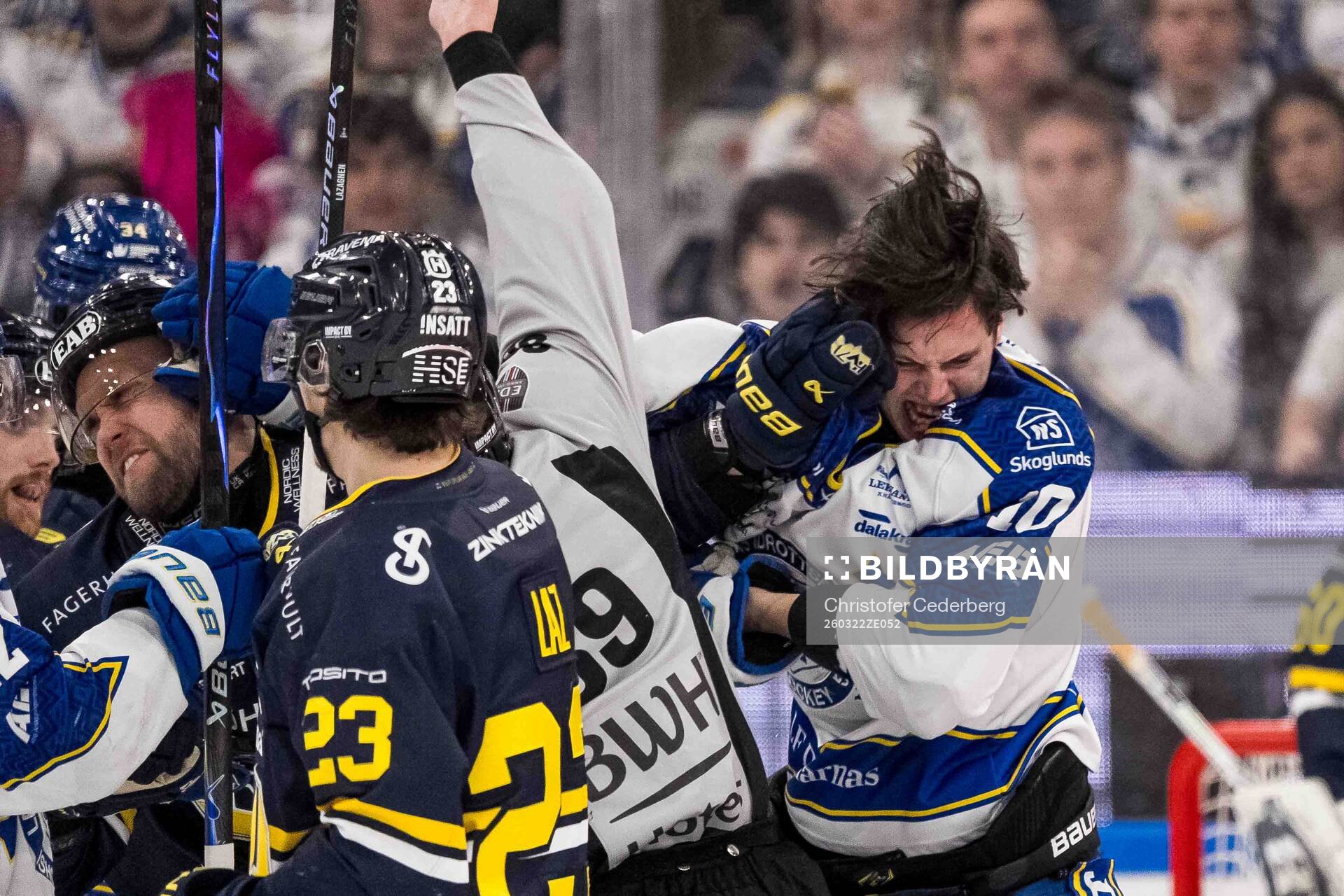 HV71s Joona Luoto och Leksands Anton Johansson