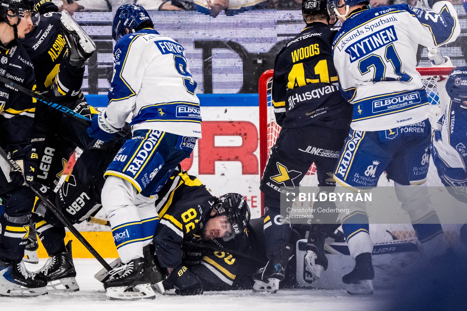 Stökigt framför HV71s mål