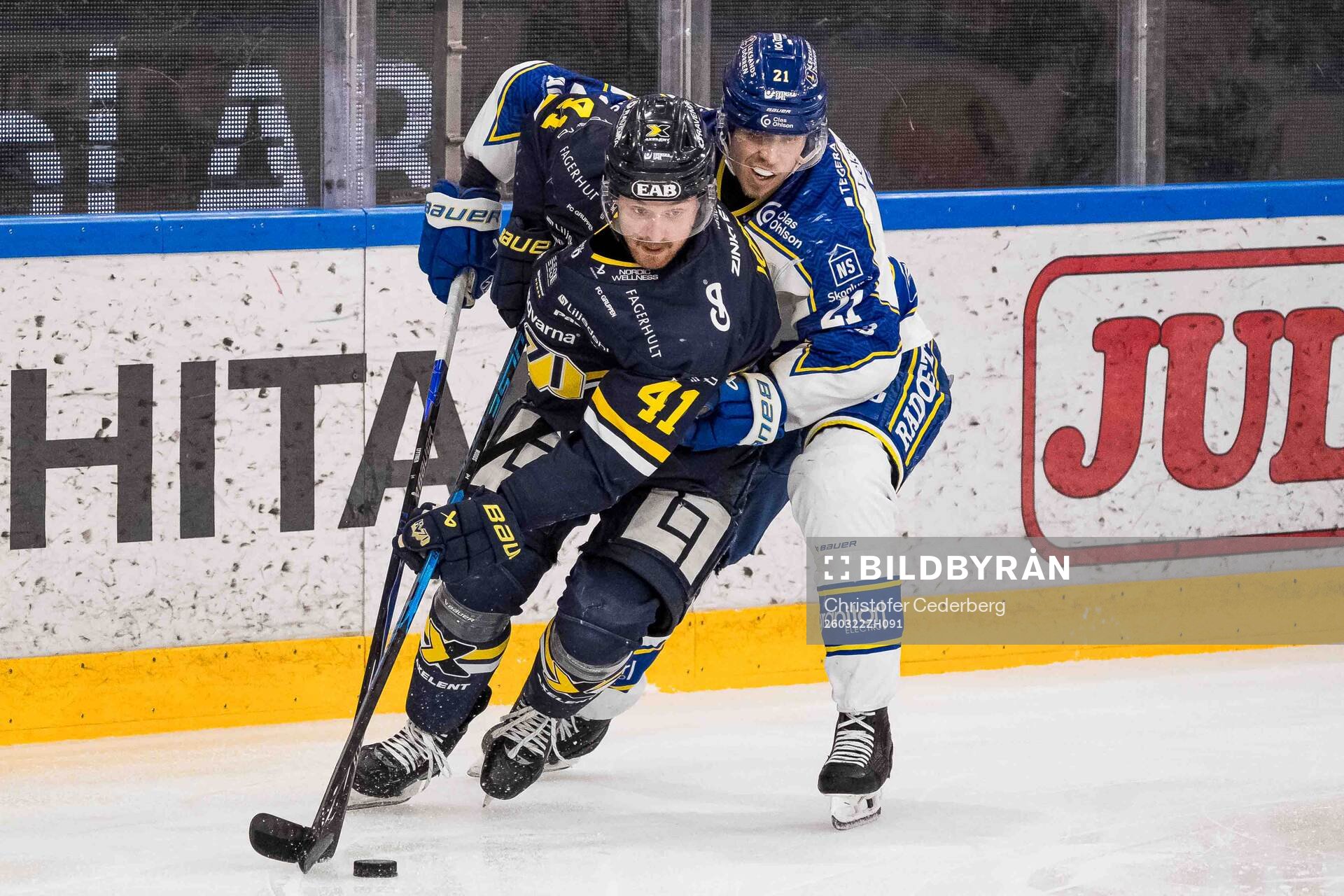 HV71s Riley Woods och Leksands Lukas Vejdemo
