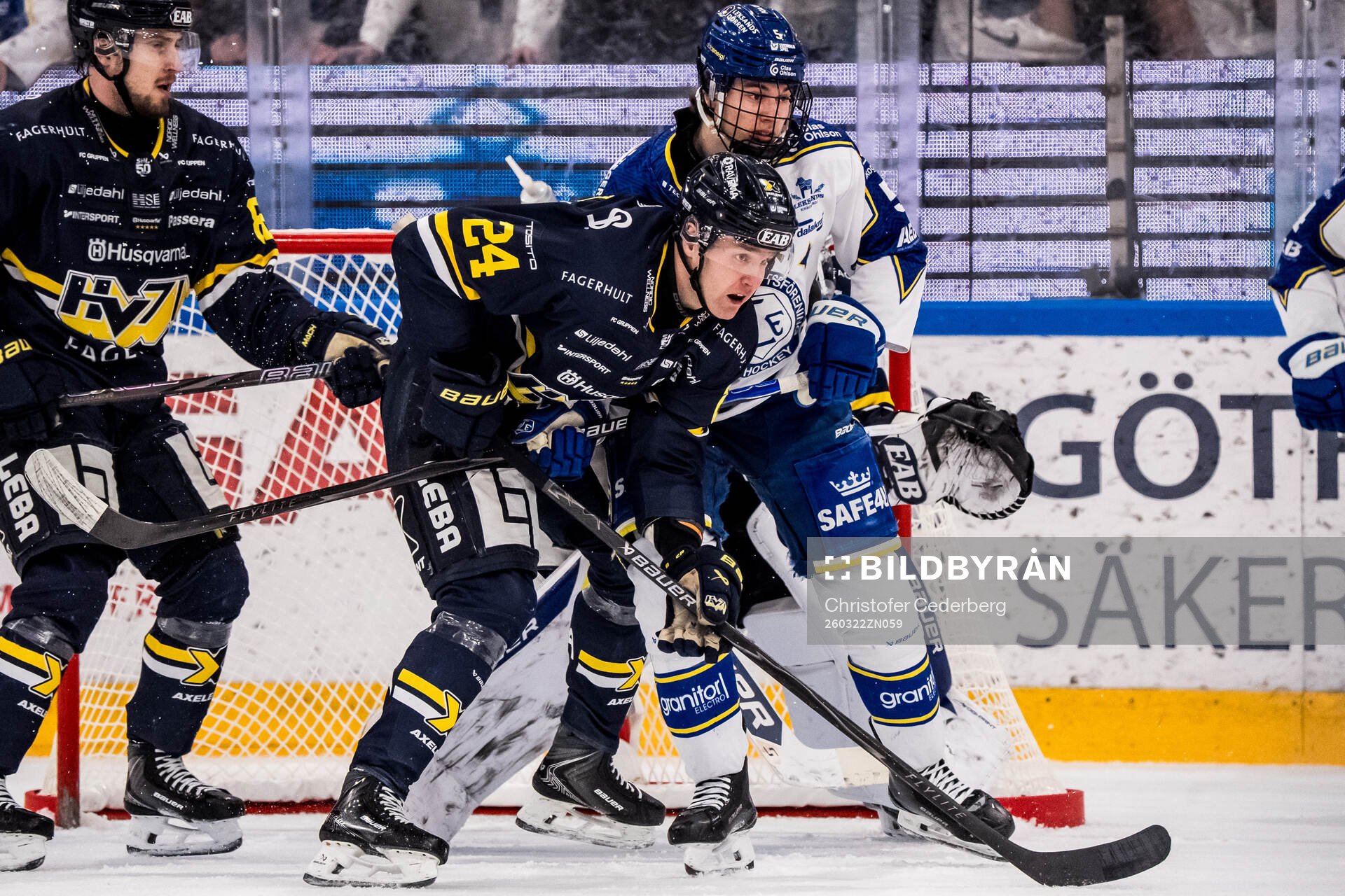 HV71s Hampus Eriksson och Leksands Andro Kaderli
