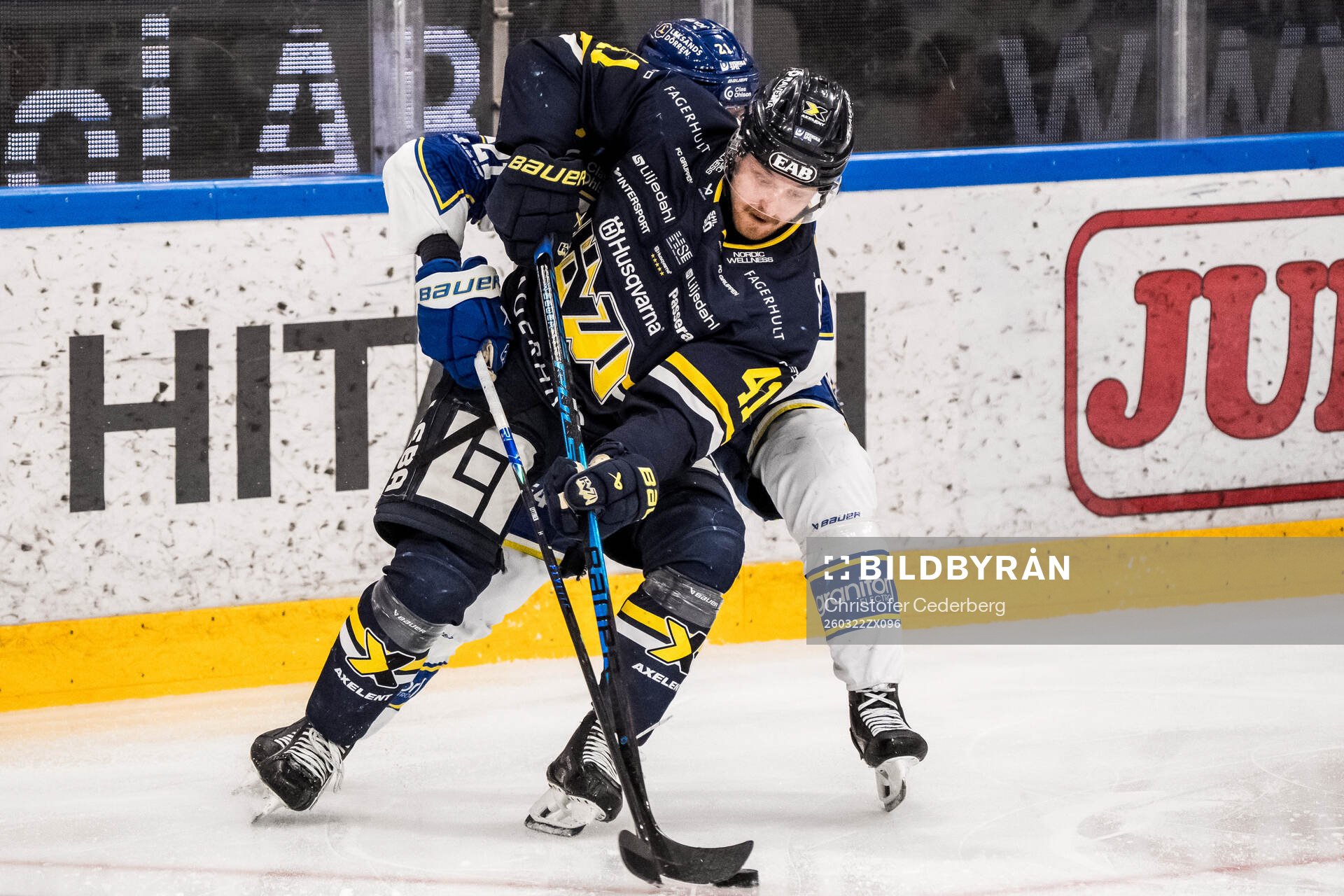 HV71s Riley Woods
