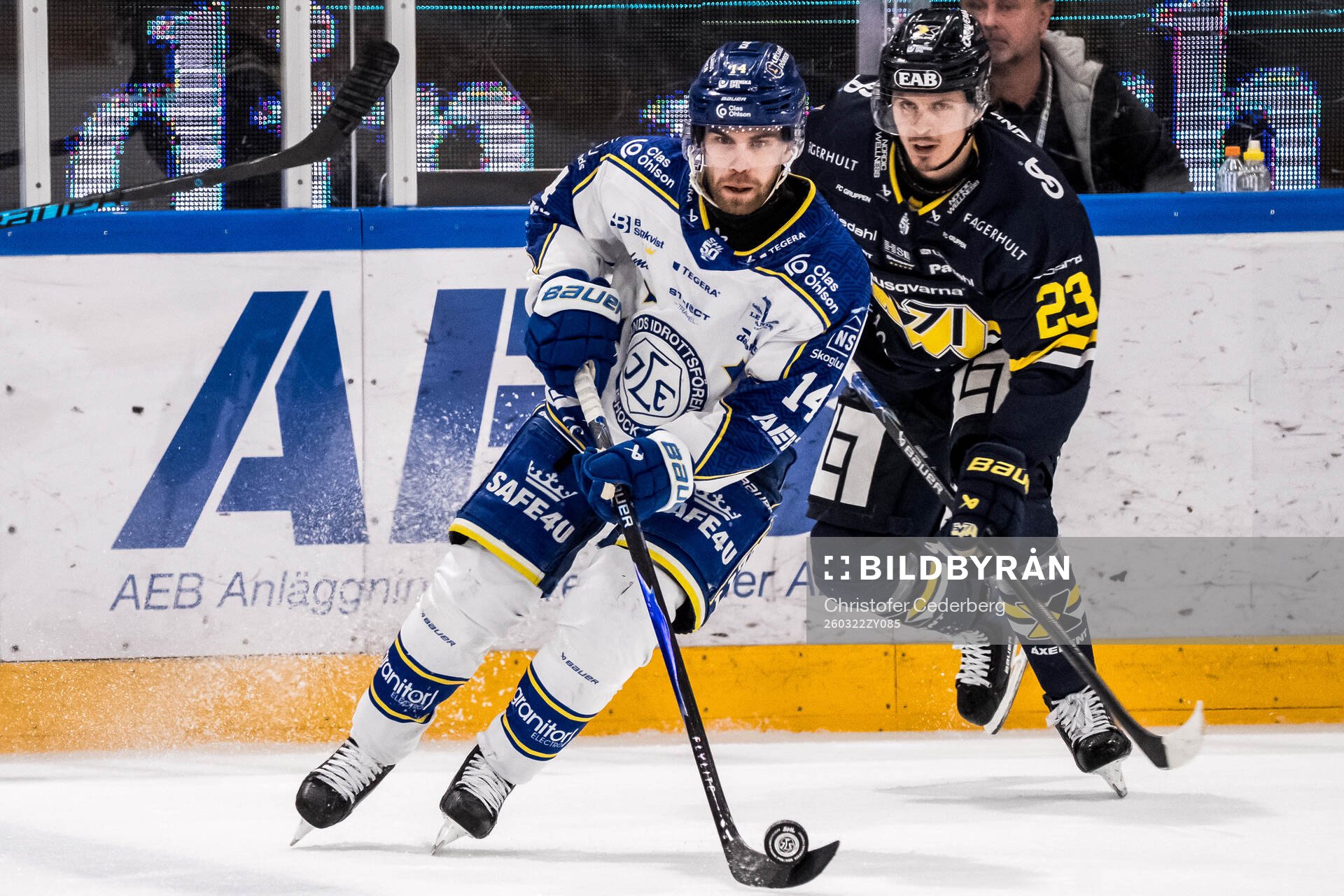 Leksands Oskar Lang och HV71s Victor Laz