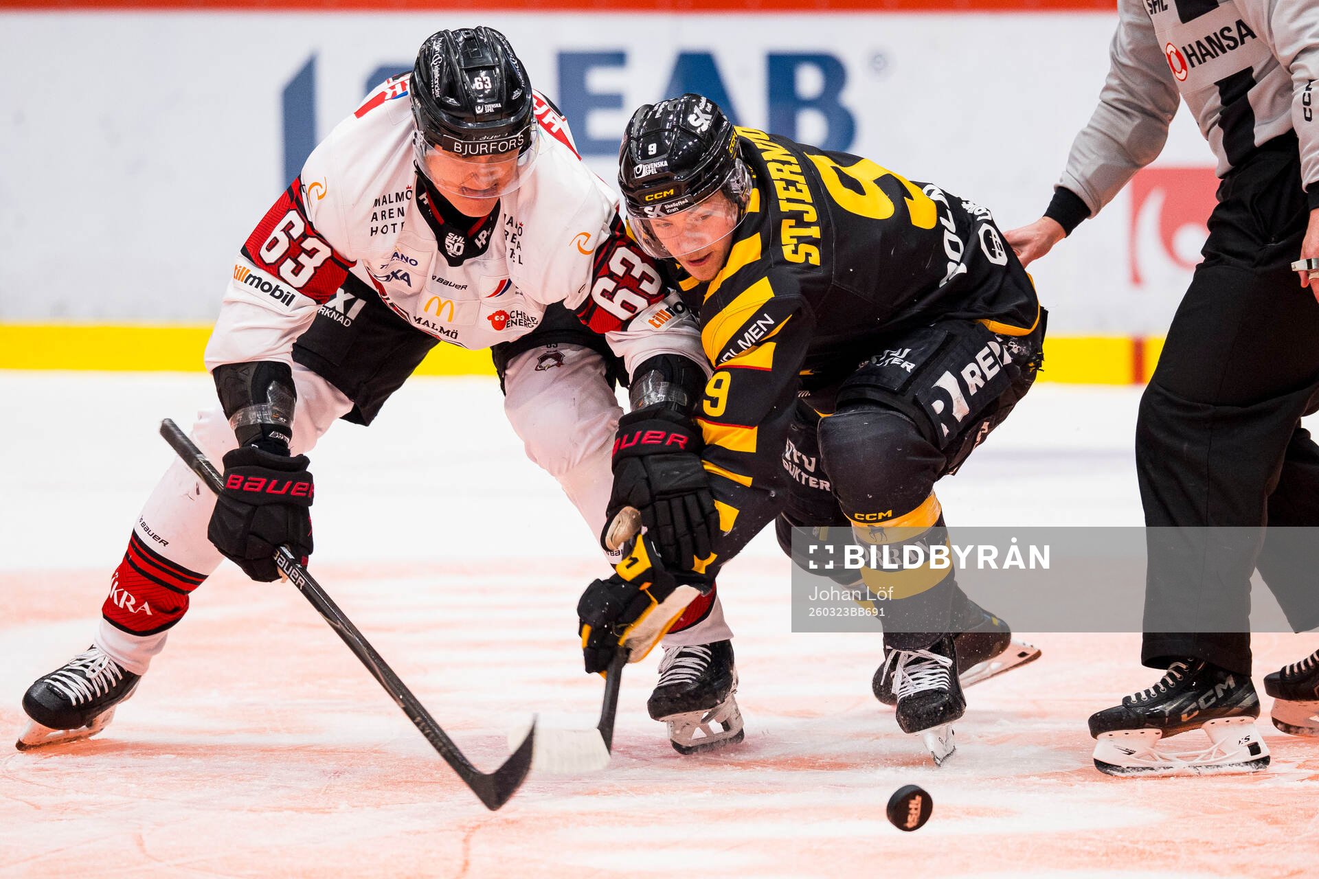 Malmö Redhawks Fredrik Händemark och Skellefteås Victor