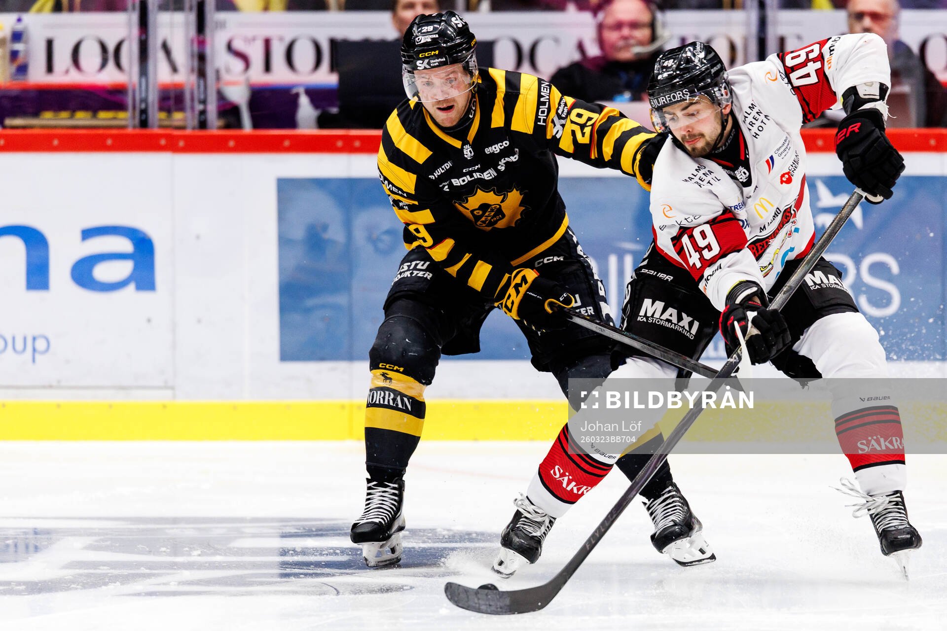 Skellefteås Mikkel Aagaard och Malmö Redhawks Seth Barton