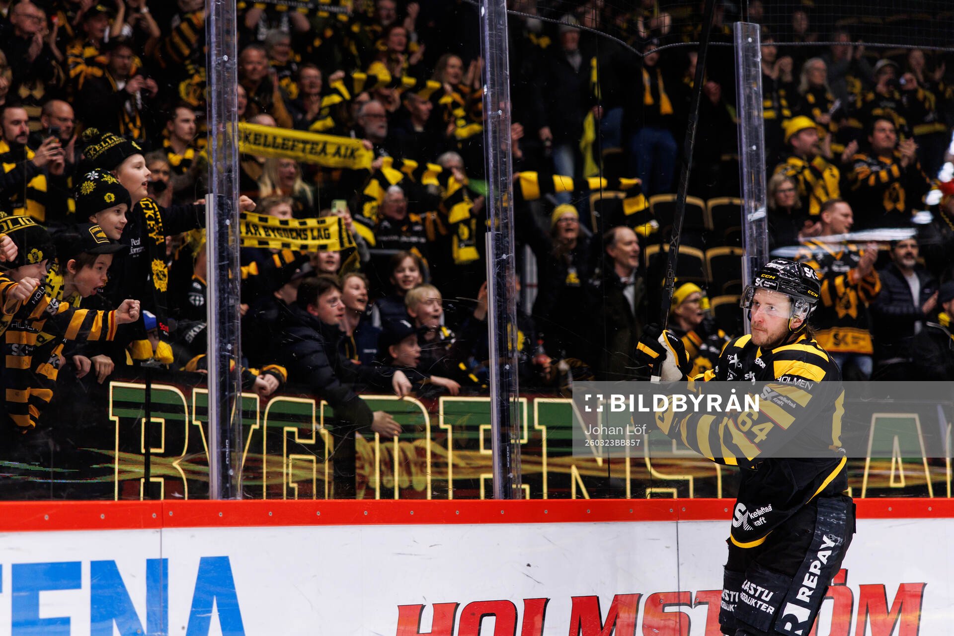 Skellefteås Jonathan Pudas jublar