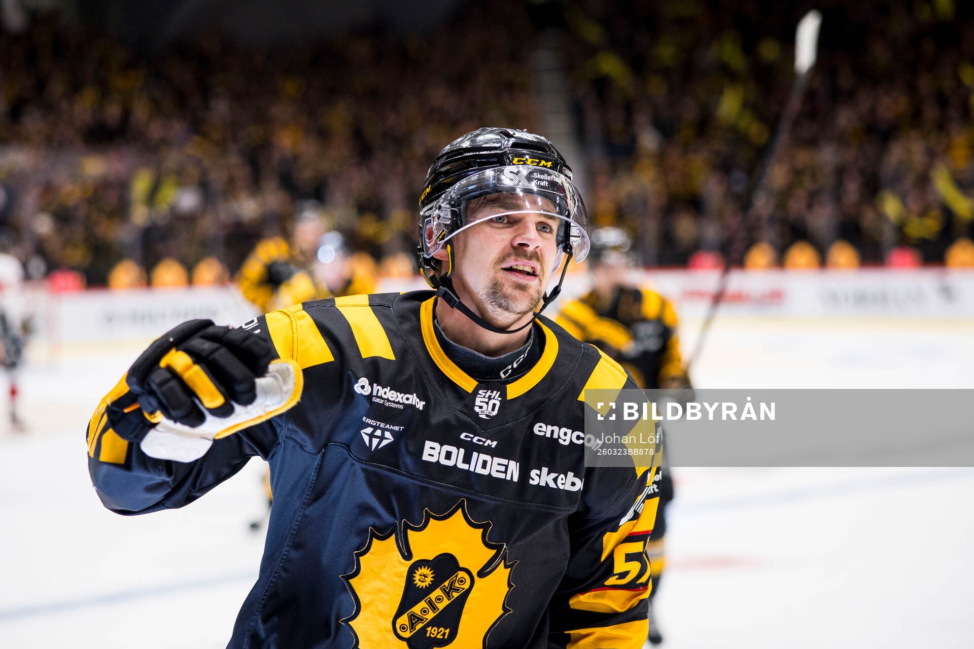 Skellefteås Emil Djuse jublar
