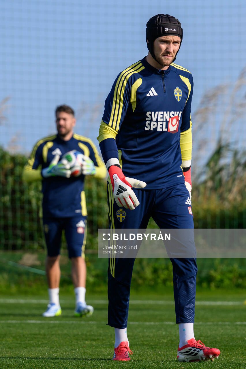 goalkeeper Kristoffer Nordfeldt and goalkeeper Noel