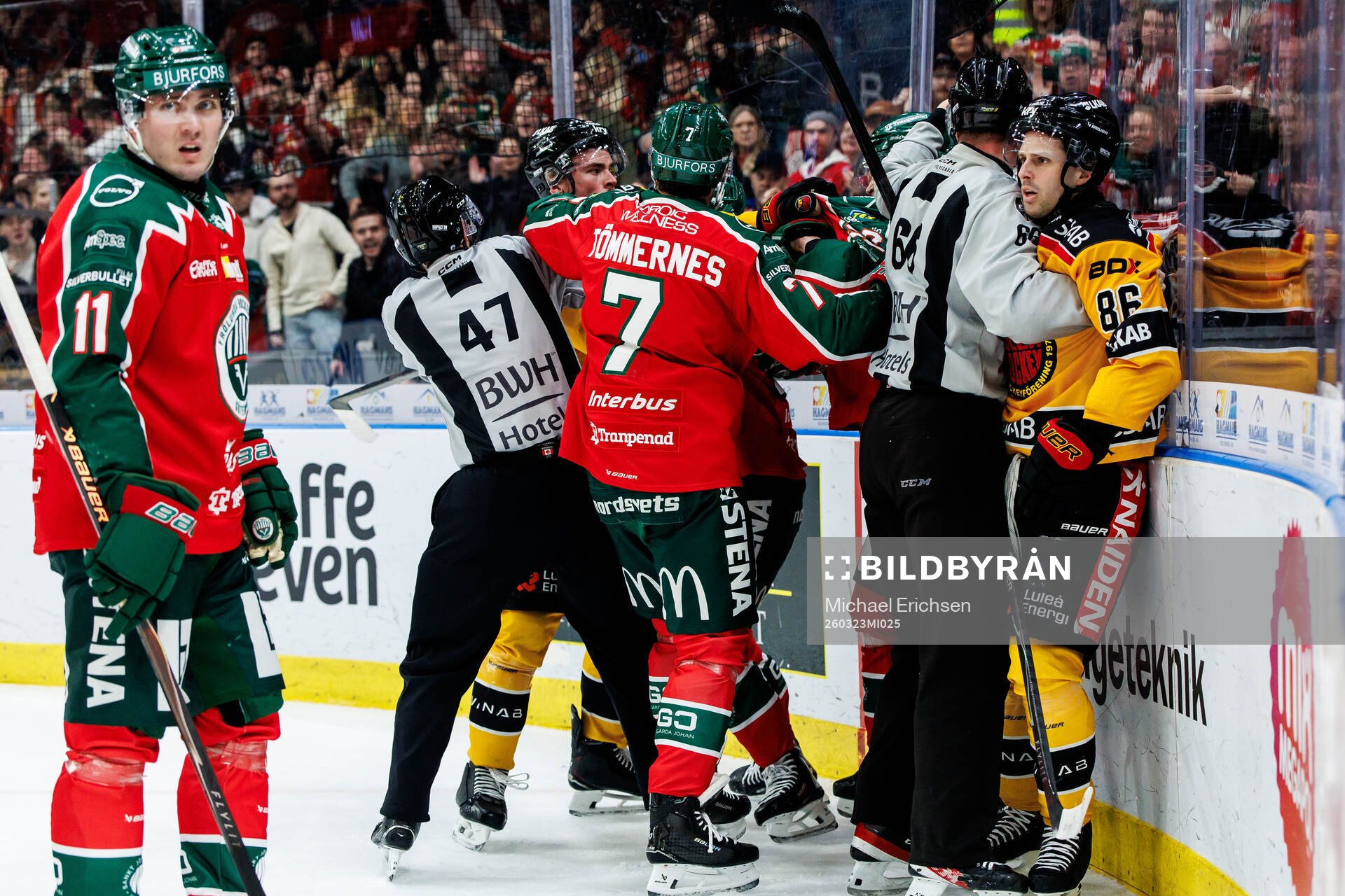 Luleås Mathias Bromé och Frölundas Henrik Tömmernes