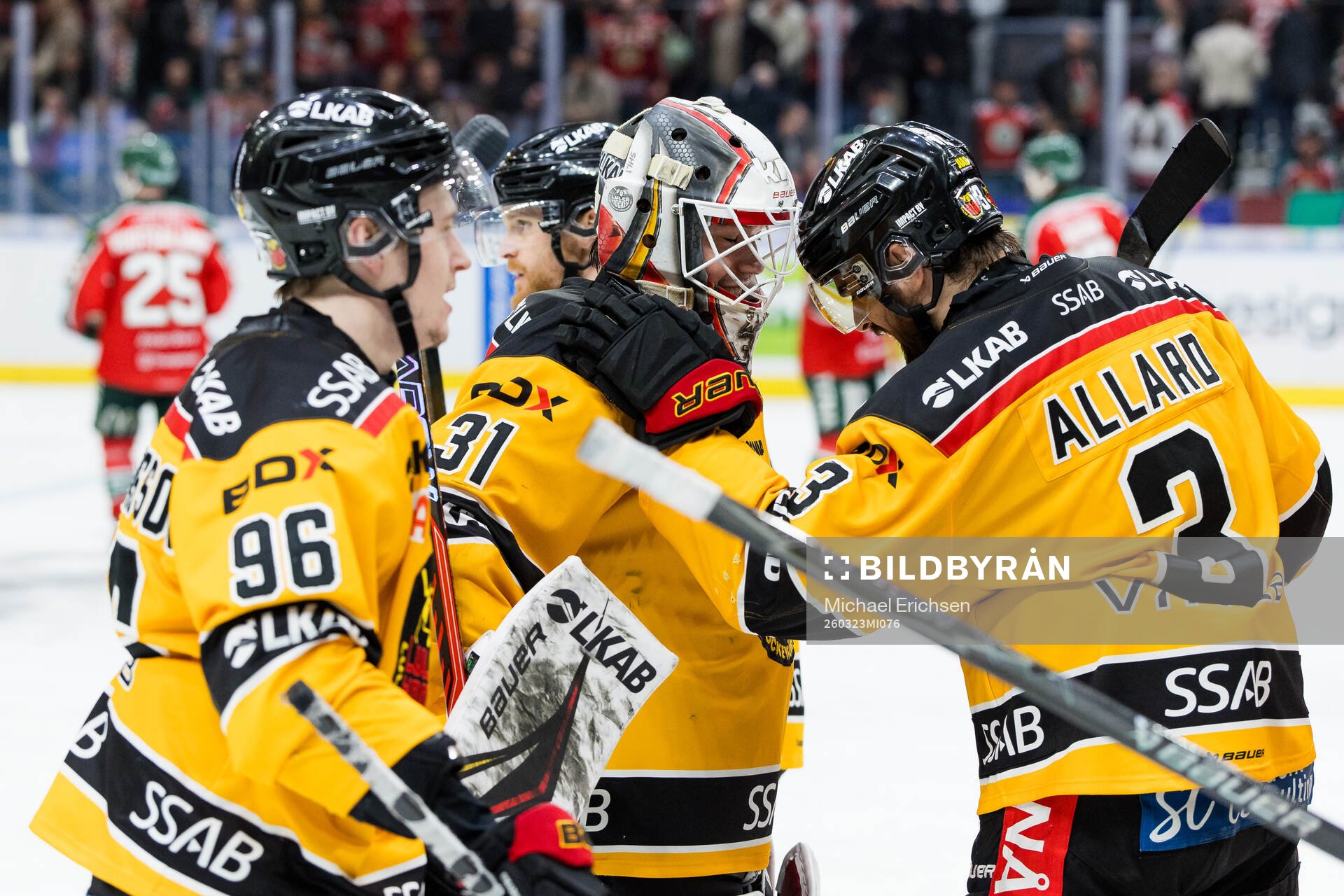Luleås målvakt Matteus Ward och Frederic Allard jublar