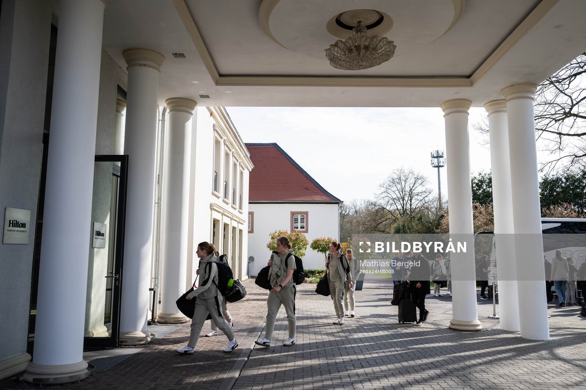 Anna Anvegård and goalkeeper Fanney Birkisdottir