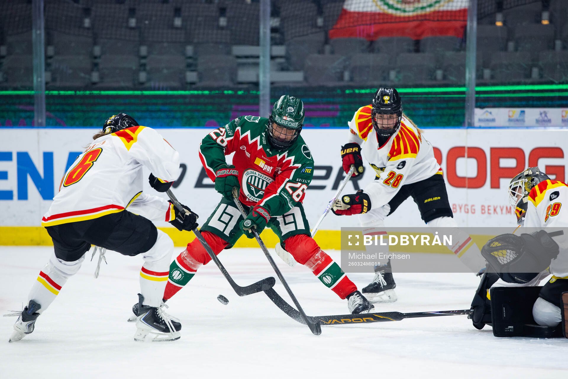 Brynäs Emma Bergesen och Frölundas Hanna Olsson