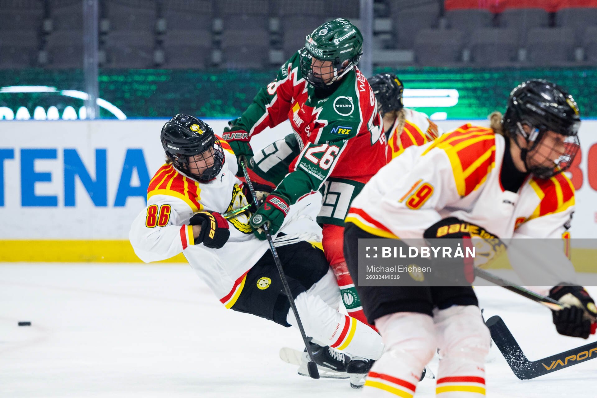 Brynäs Emma Bergesen och Frölundas Hanna Olsson