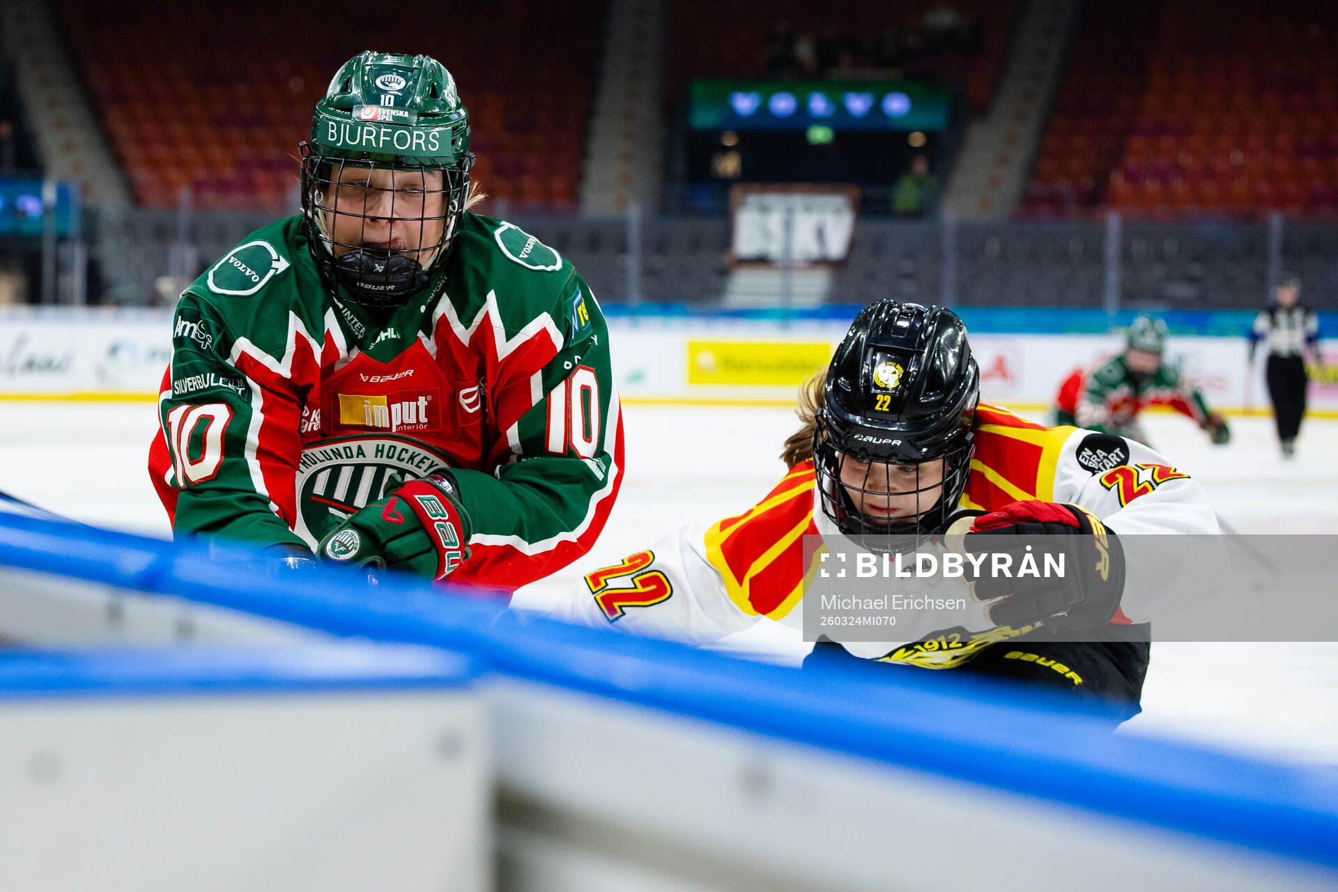 Frölundas Emilia Vesa och +Brynäs Hanna Thuvik