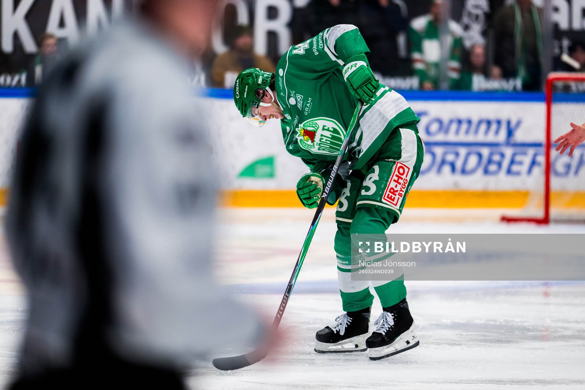 Rögles Simon Zether har ont
