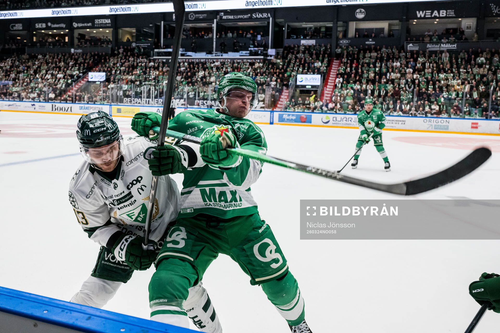 Färjestads Joel Kellman och Rögles Anton Bengtsson