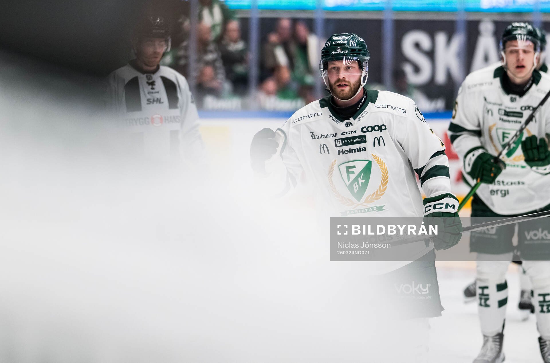 Färjestads Axel Bergkvist jublar