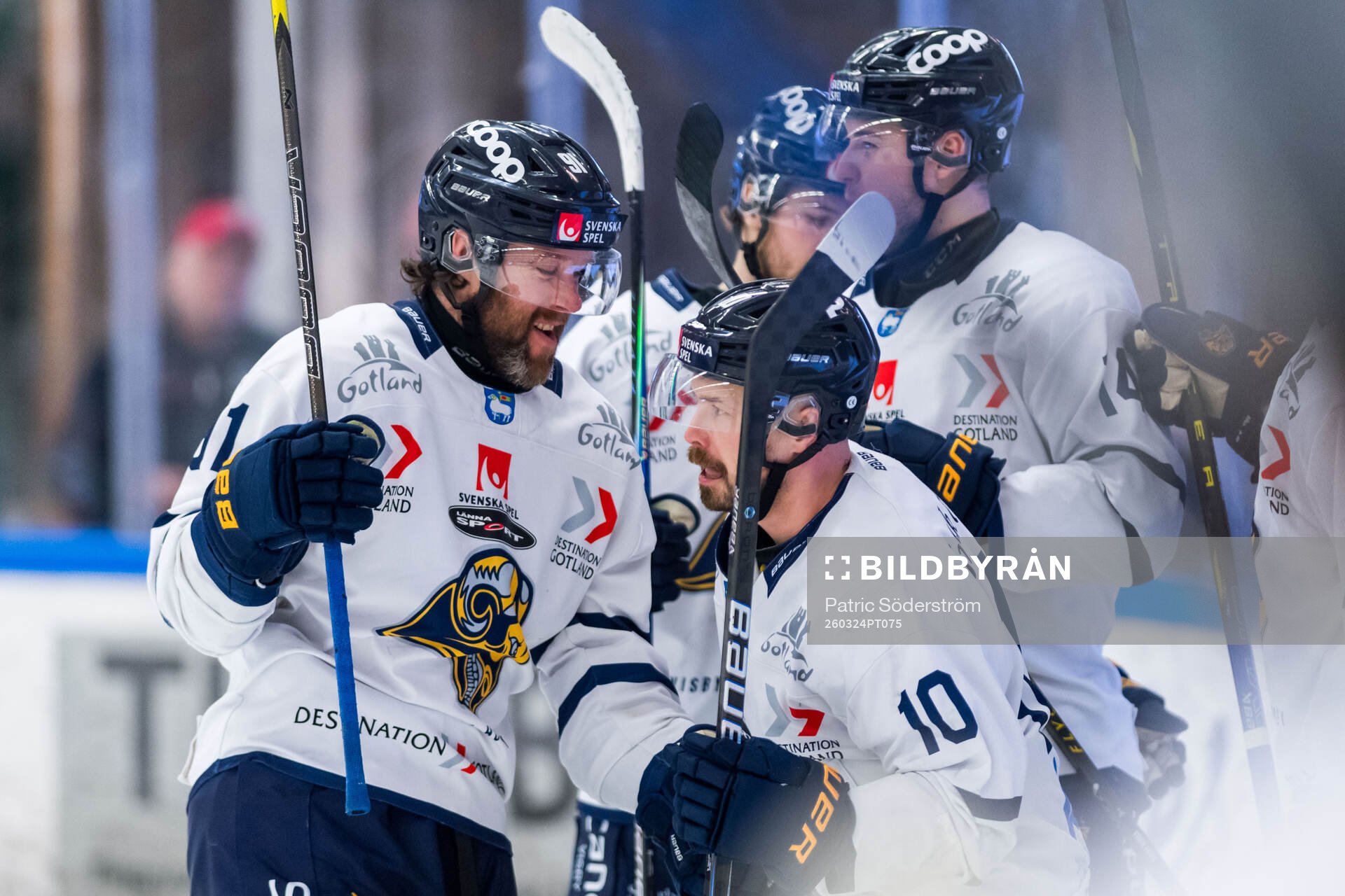 Visby Romas Niklas Dahlberg och Anton Svensson jublar