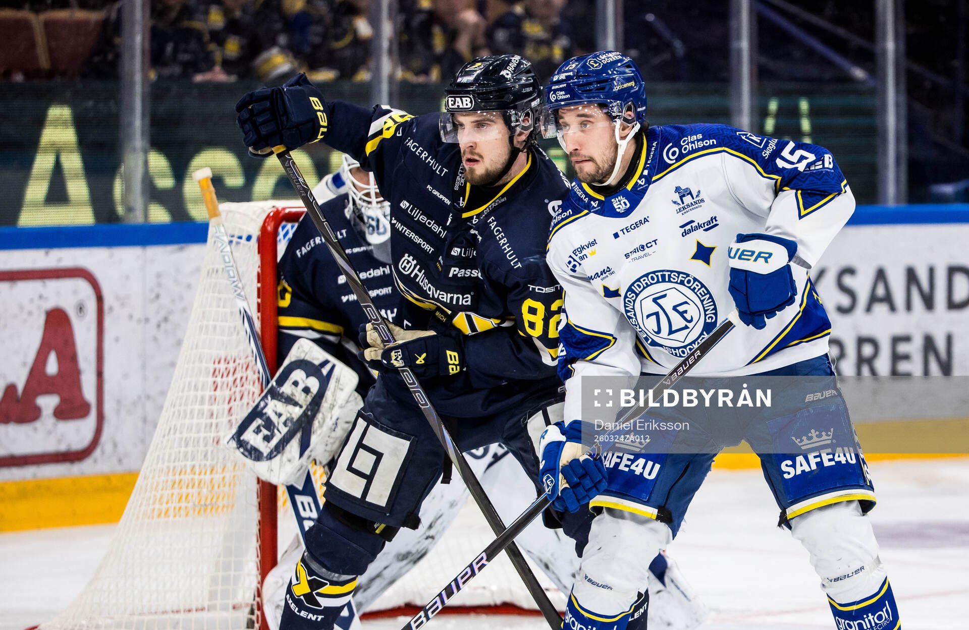 HV71s Santeri Hatakka och Leksands Max Veronneau