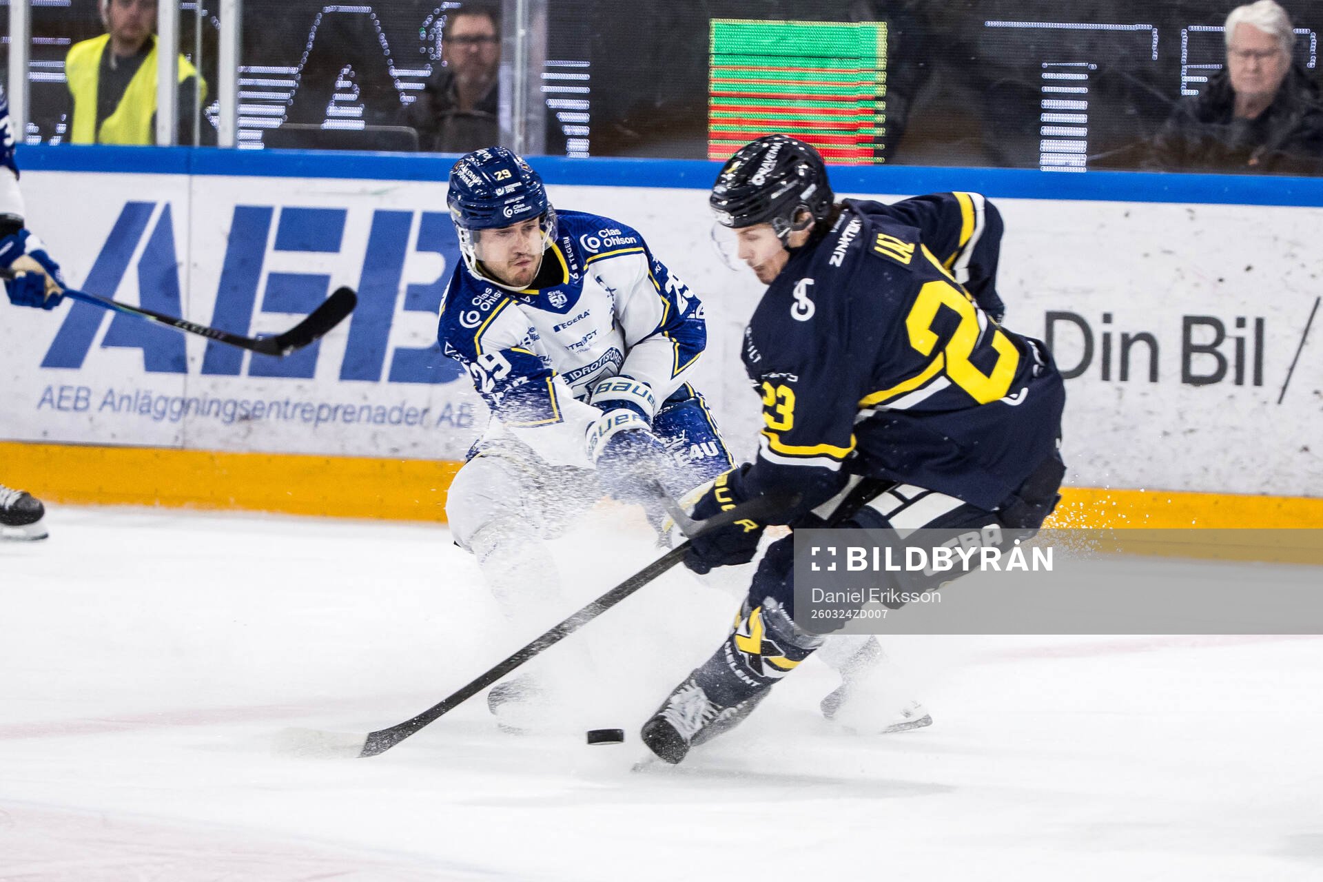 Leksands Michael Lindqvist och HV71s Victor Laz