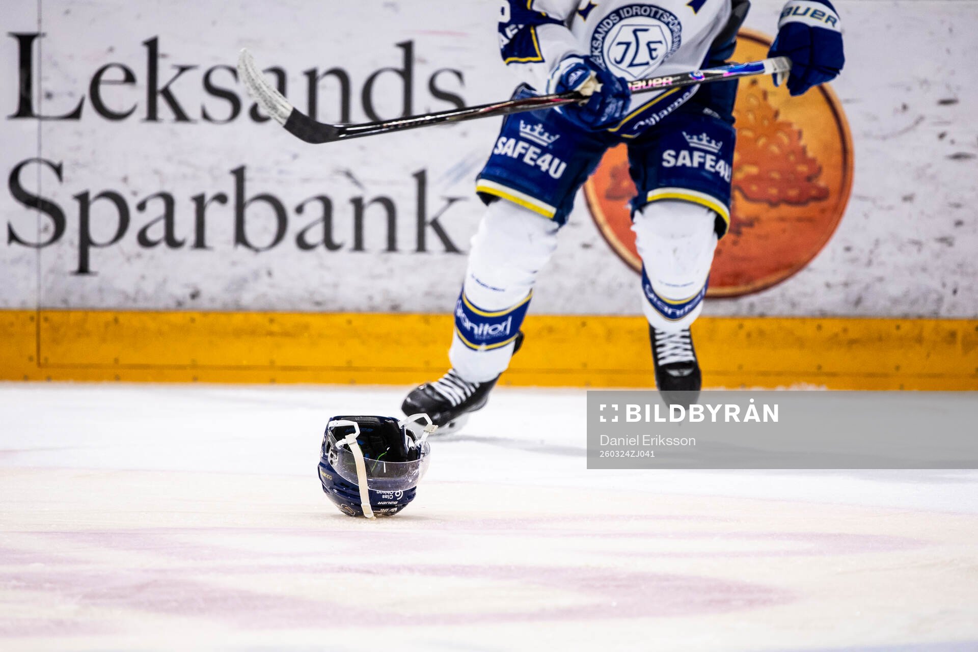 Leksands hjälm på isen