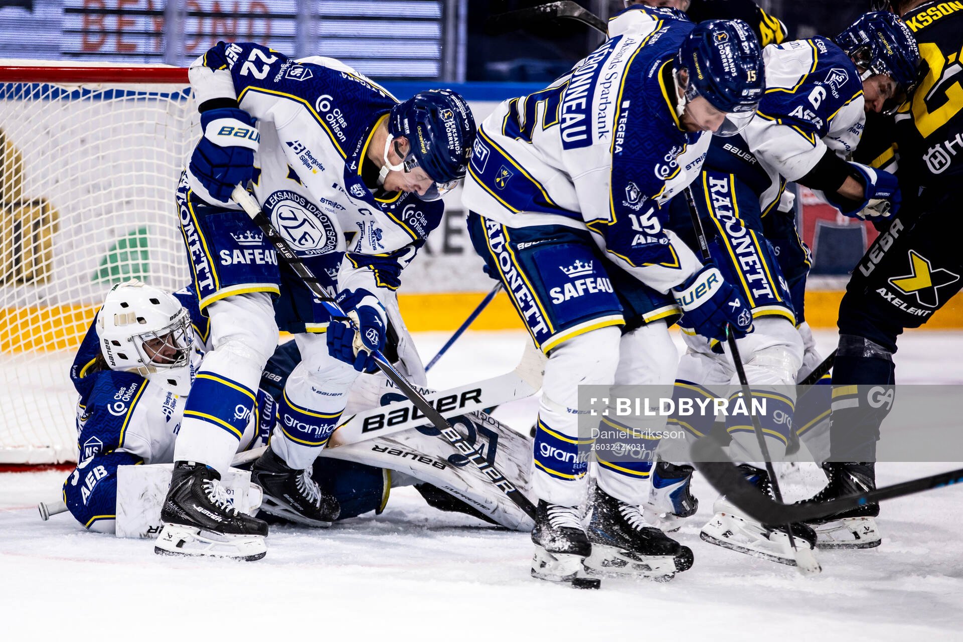 Leksands målvakt Filip Larsson och Lukas Vejdemo och Max
