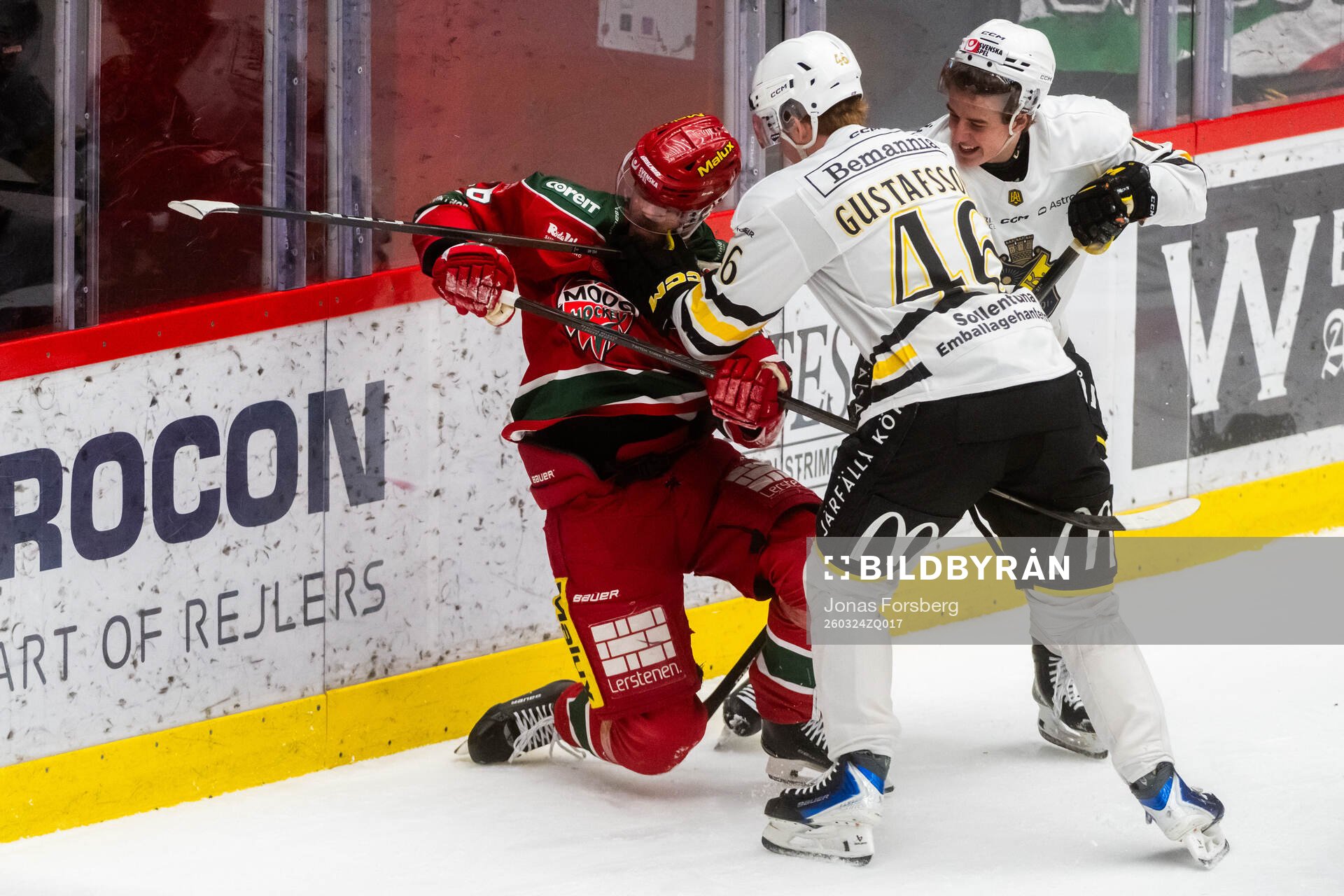 Modos Emil Larsson och AIKs Viggo Gustafsson