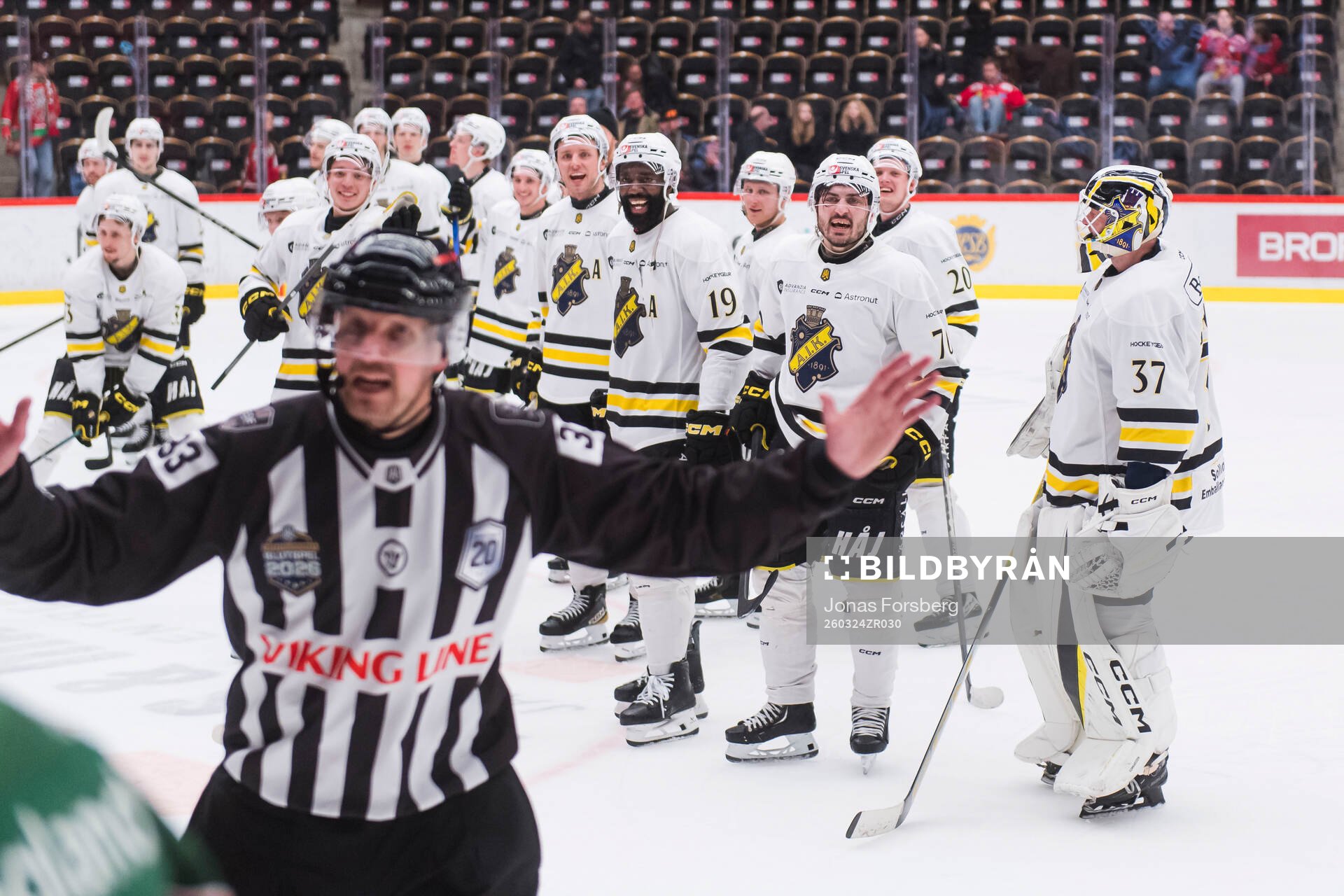 AIKs spelare jublar