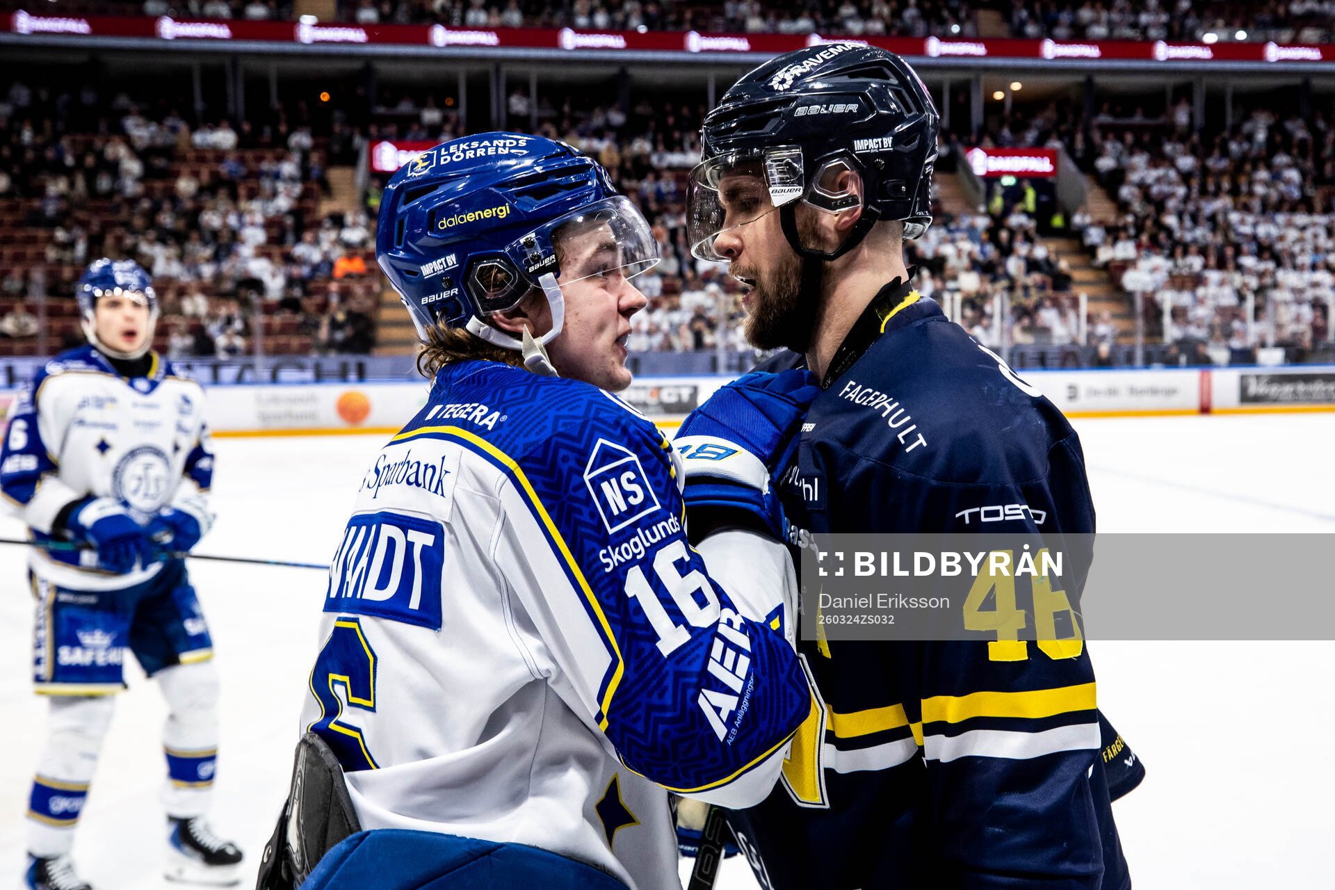 Leksands Rocky Langvardt och HV71s Joona Luoto