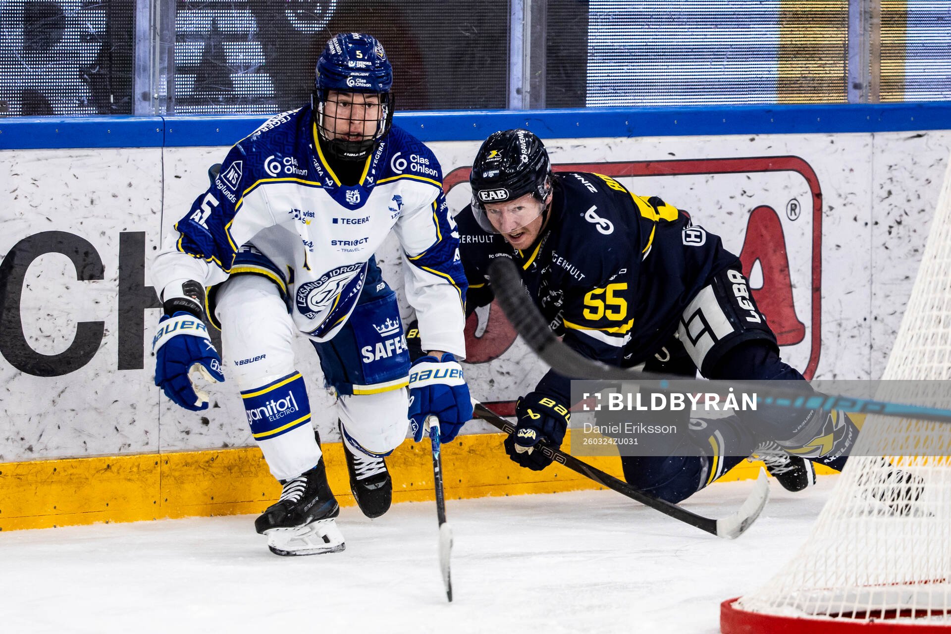 Leksands Andro Kaderli och HV71s Andreas Borgman