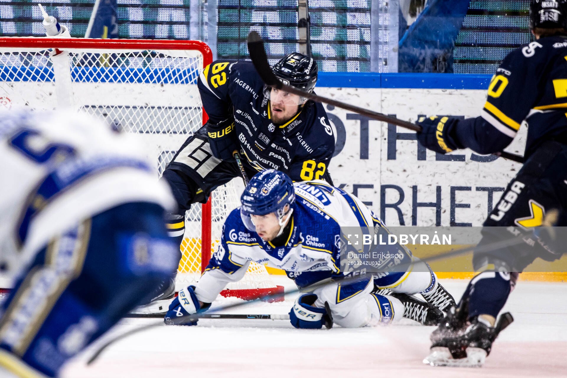 HV71s Santeri Hatakka och Leksands Michael Lindqvist