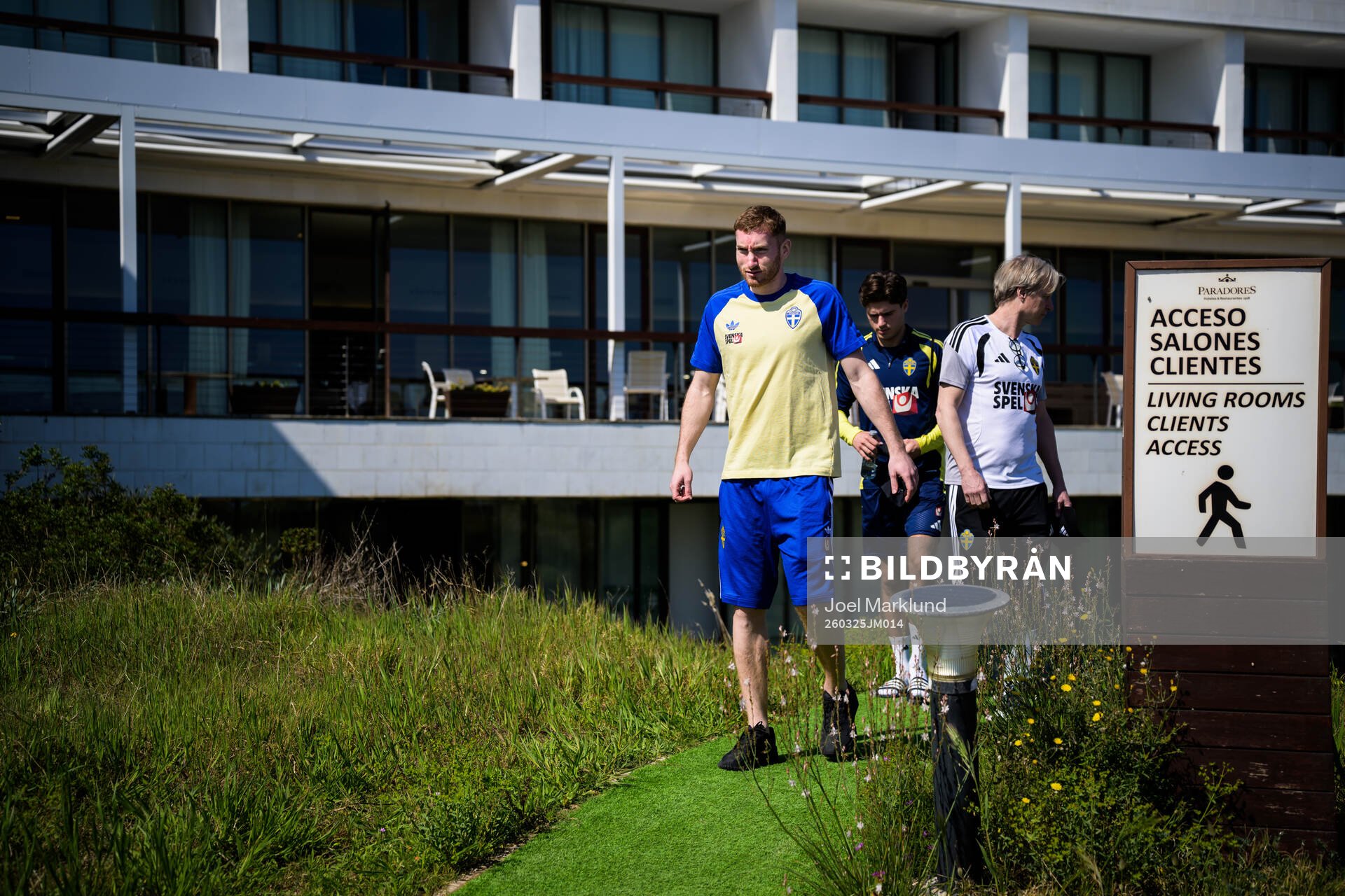 Injured player Dejan Kulusevski, Besfort Zeneli and team
