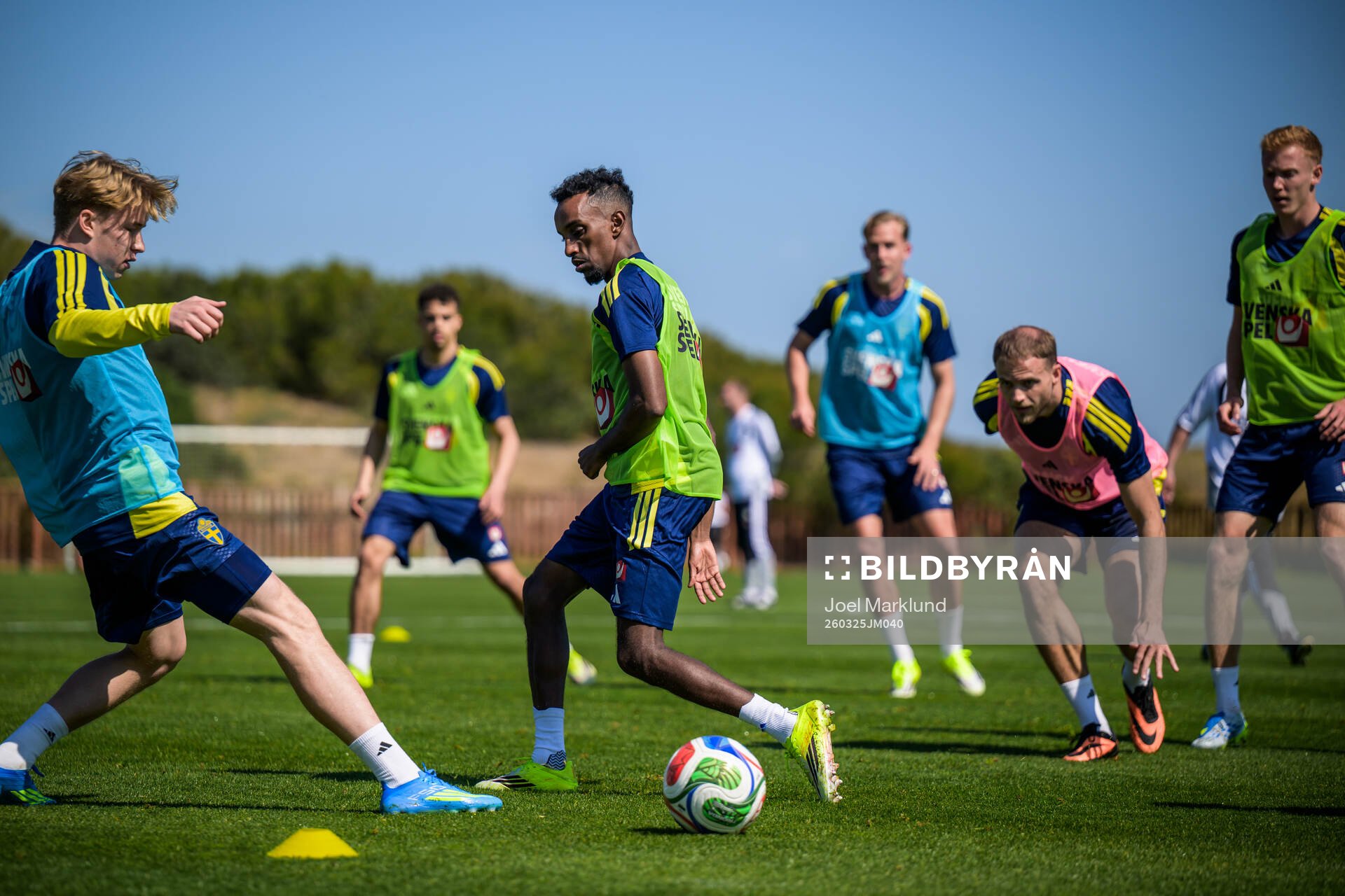 Daniel Svensson and Taha Abdi Ali of the Swedish national