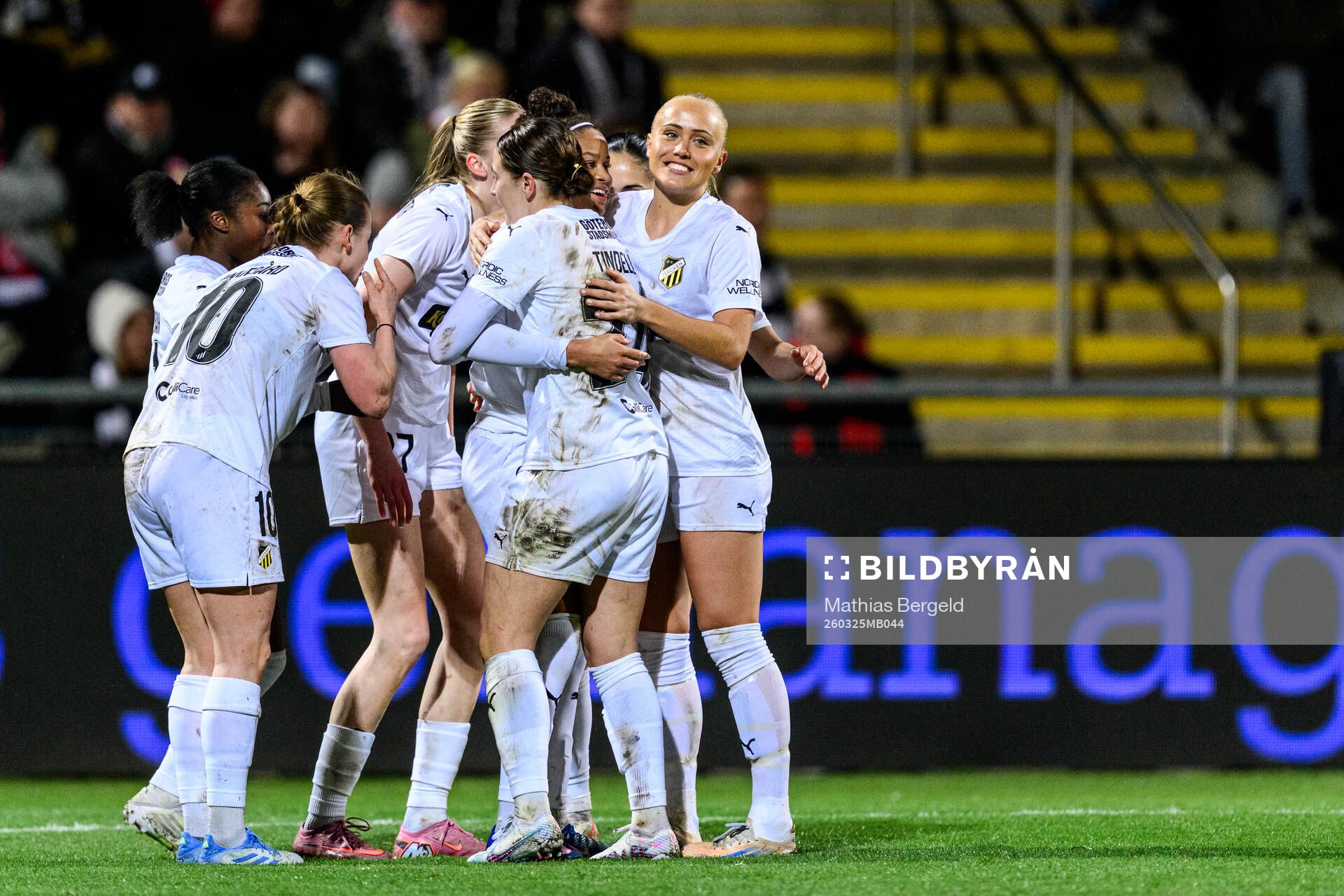 Felicia Schröder of Häcken celebrates scoring 0-2
