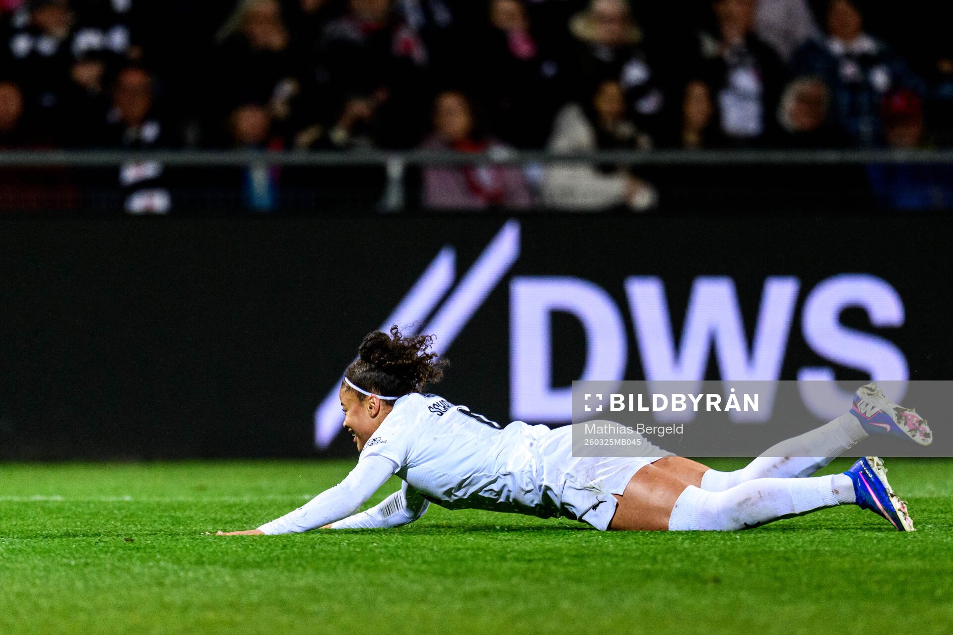 Felicia Schröder of Häcken celebrates scoring 0-2