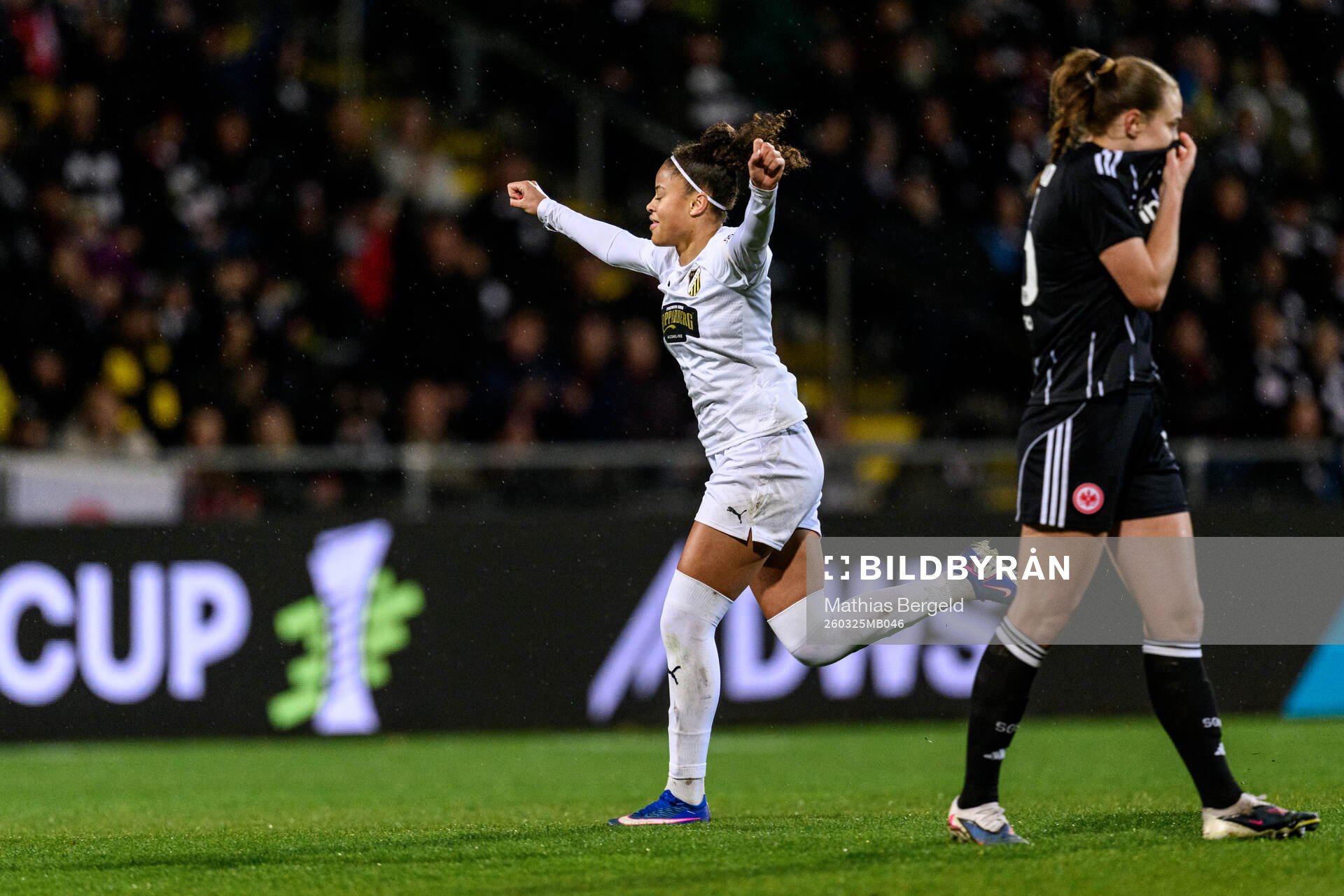 Felicia Schröder of Häcken celebrates scoring 0-2