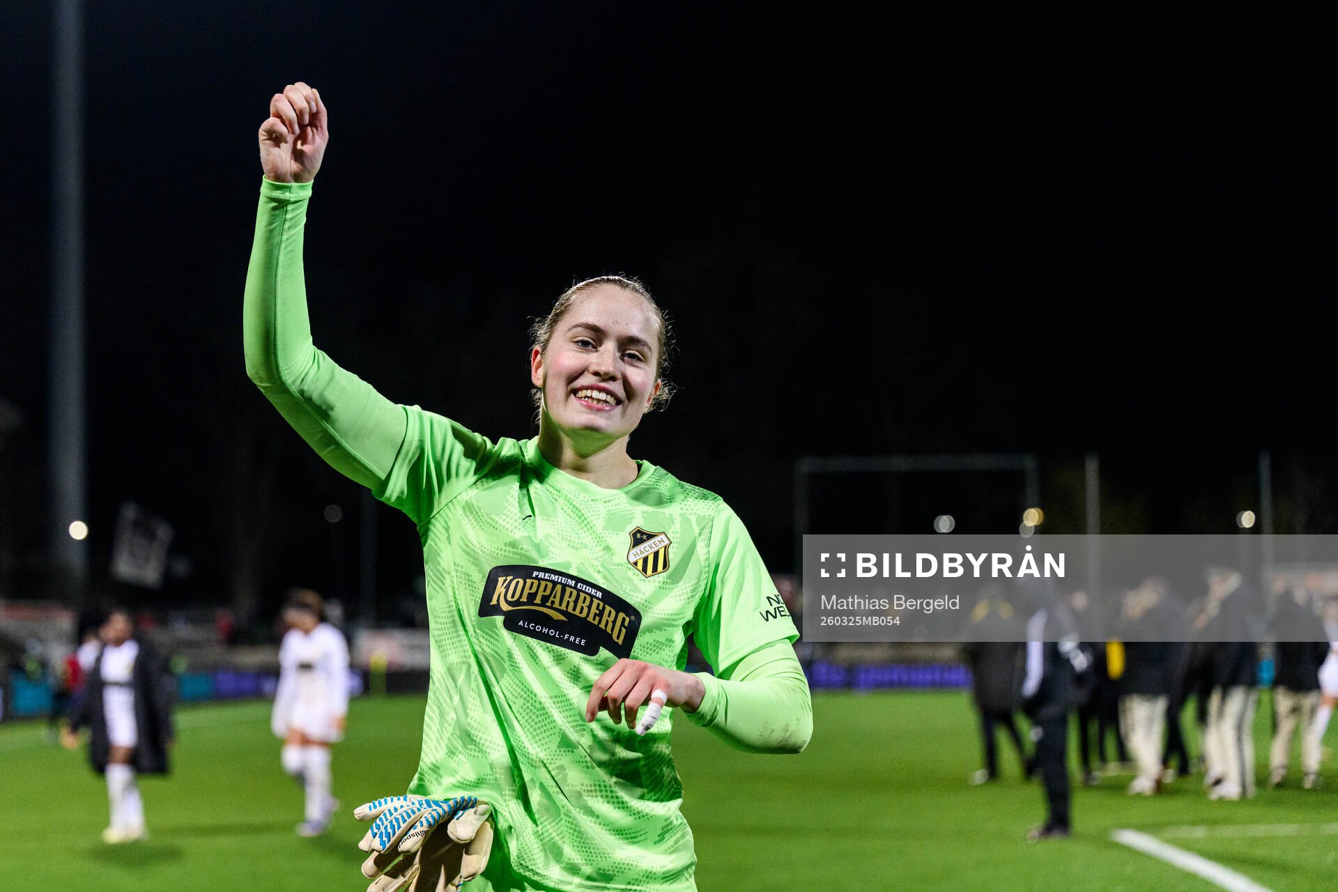 Goalkeeper Fanney Birkisdottir  of Häcken celebrates